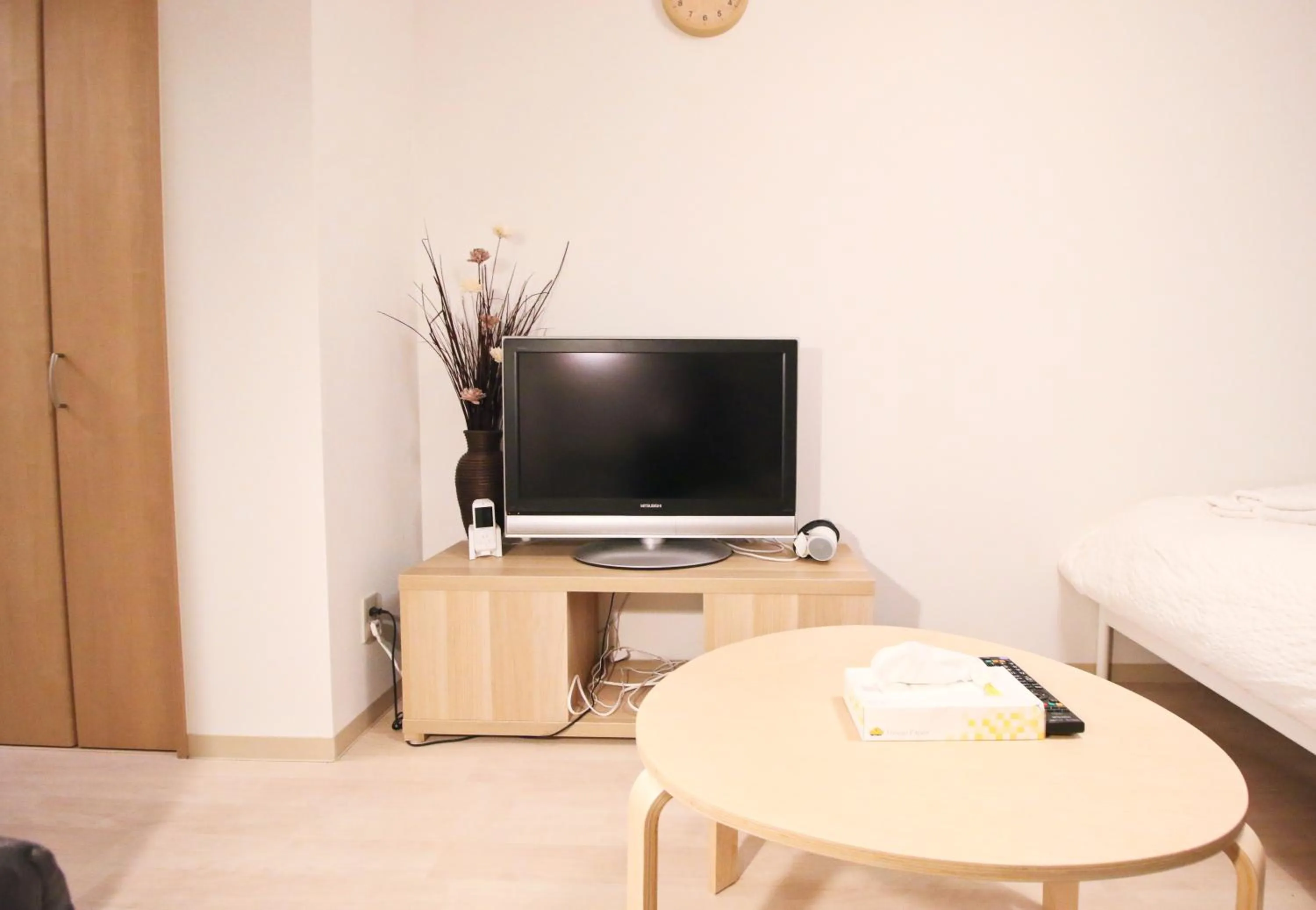 Bed in Uhome Kanda Hotel