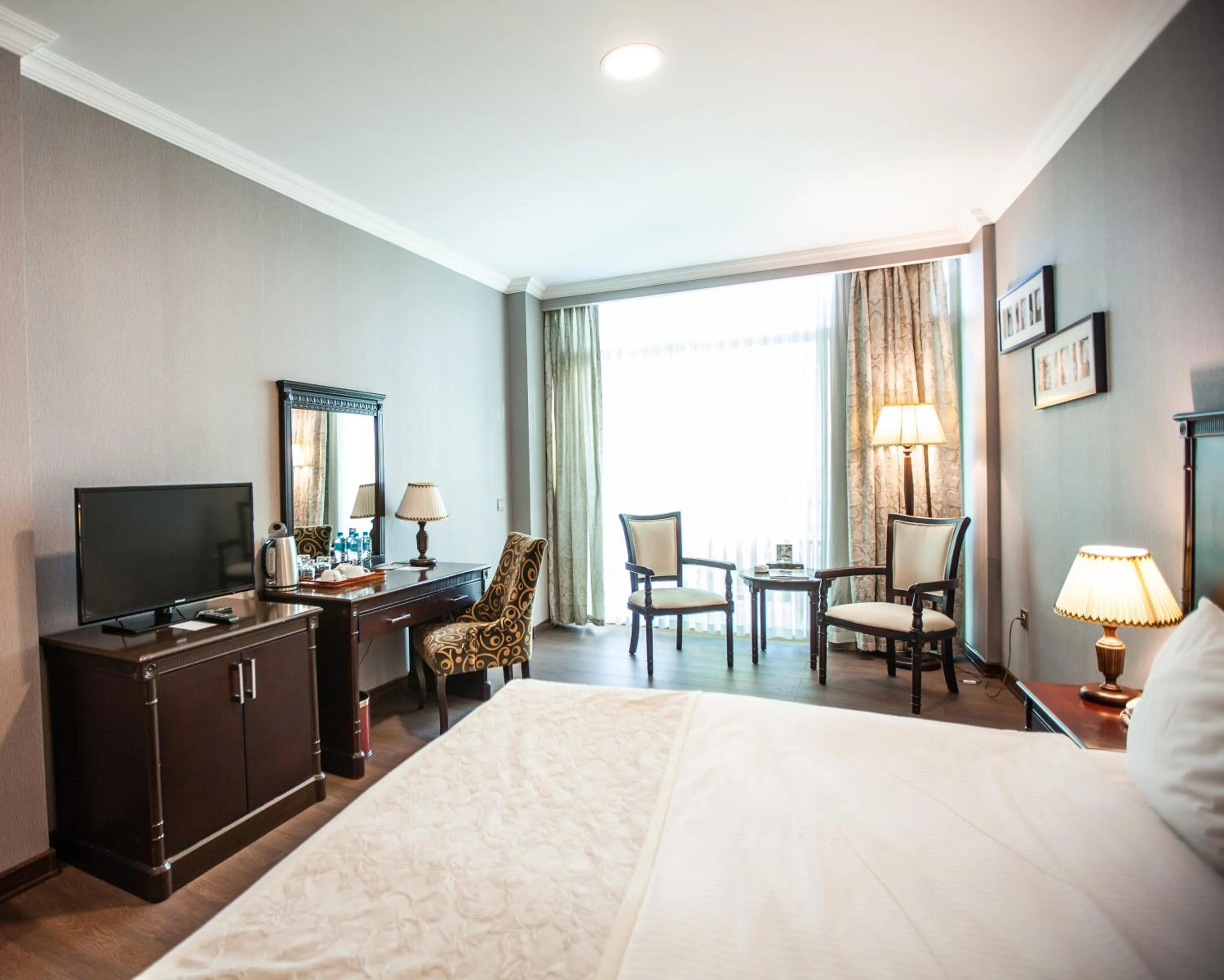 TV and multimedia, Bed in Ramada by Wyndham Baku