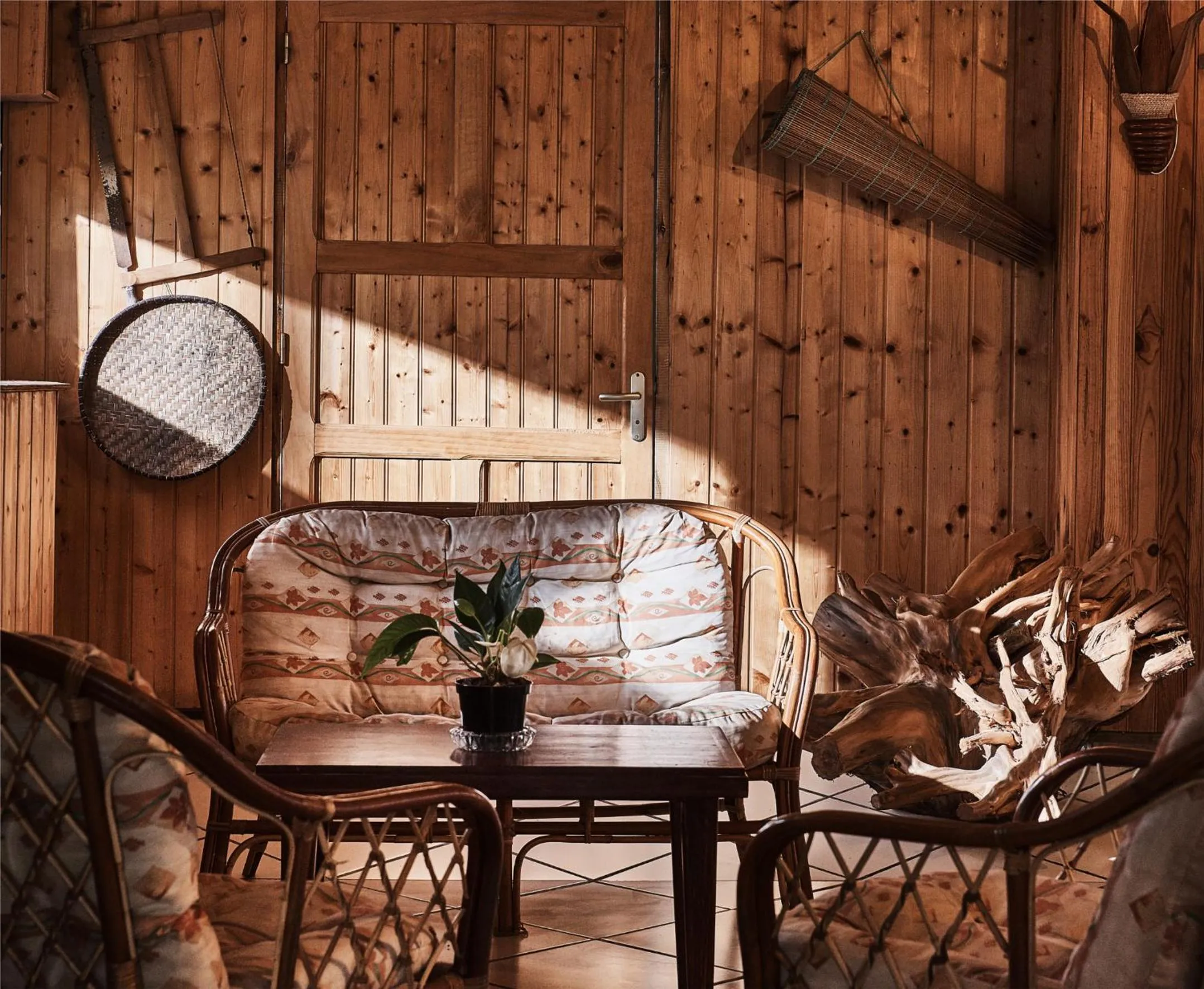 Dining area in le p'ti blanc des "o"