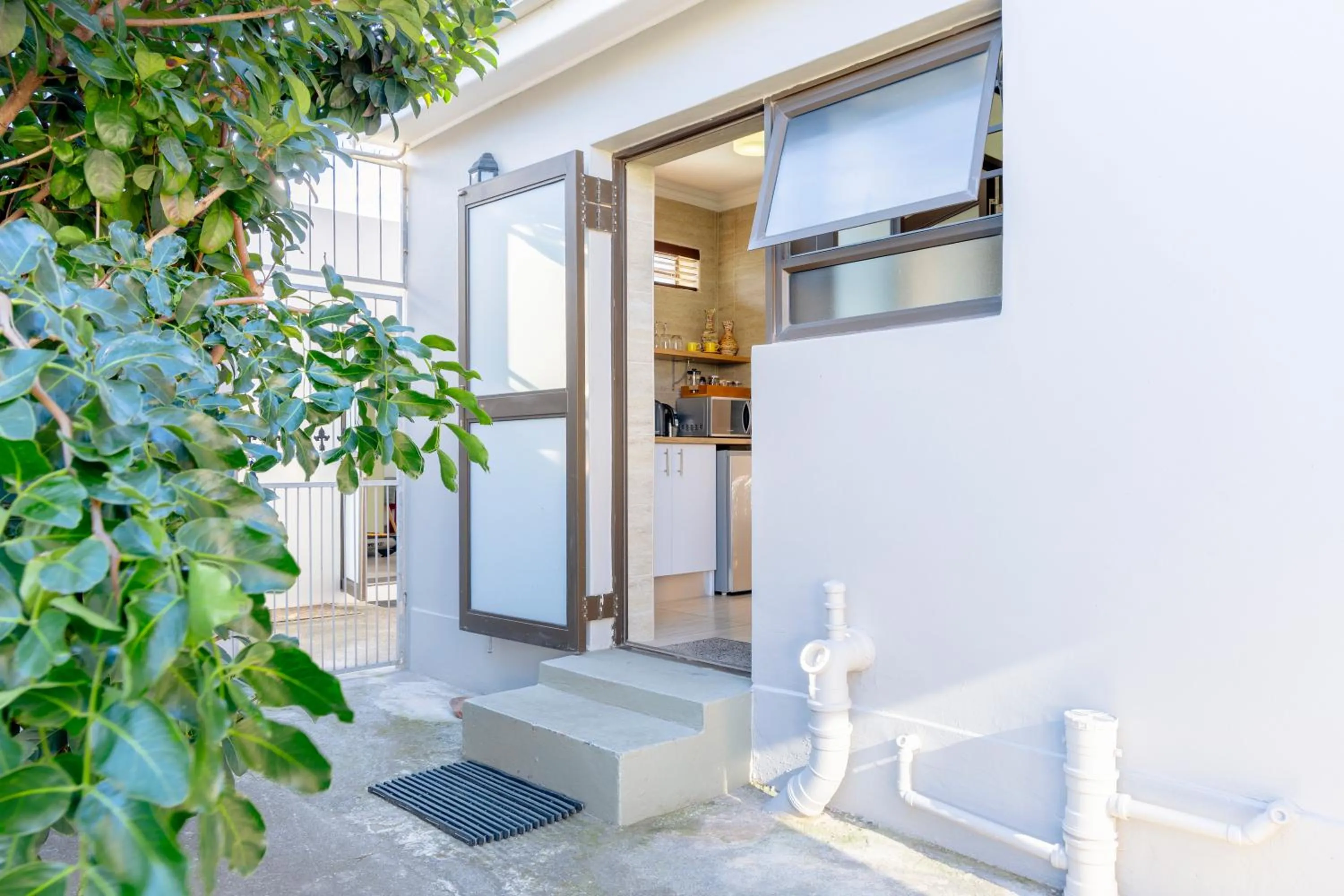 Facade/entrance in Three Small Trees