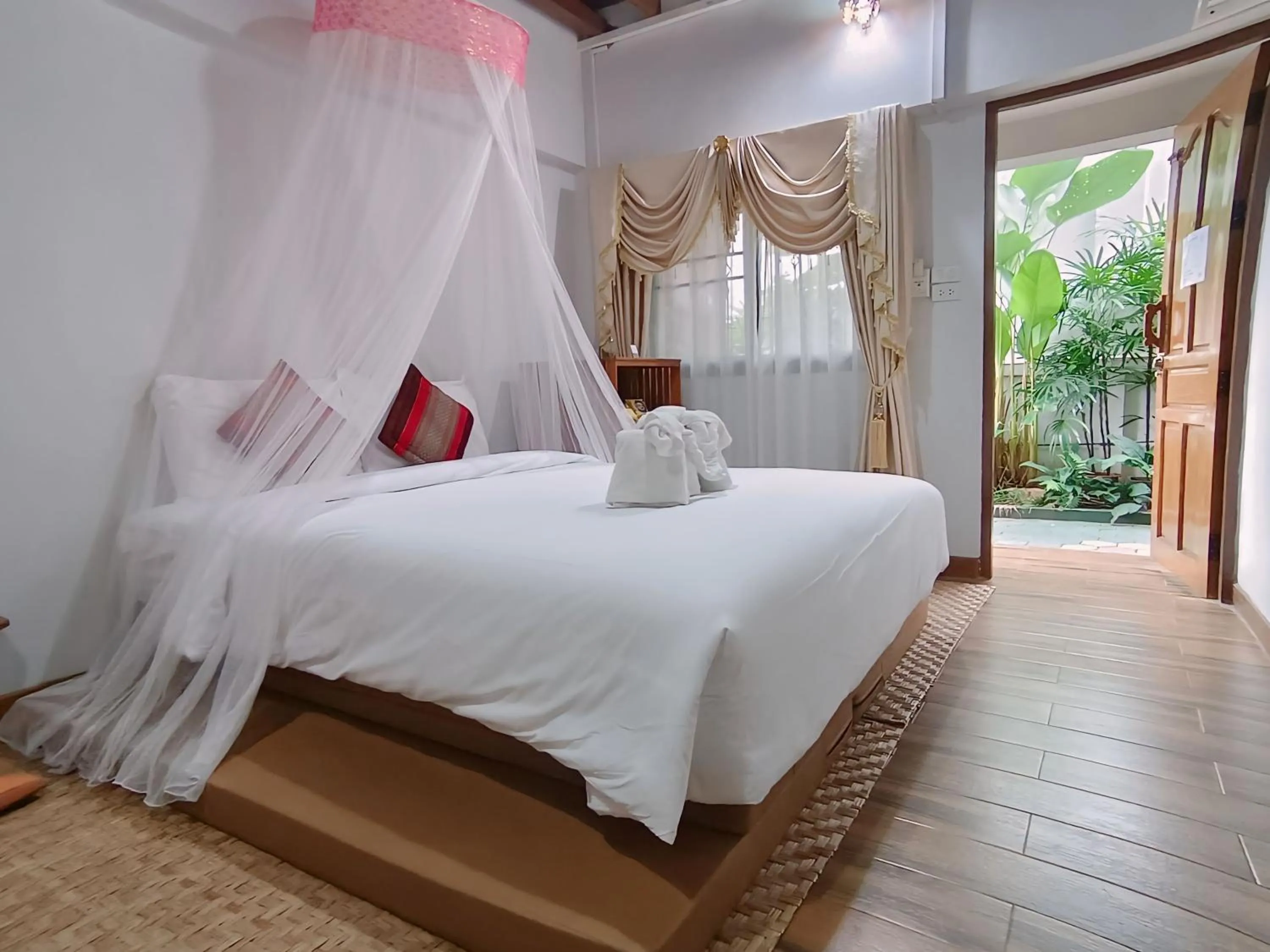 Bed in Aphilapa Residence