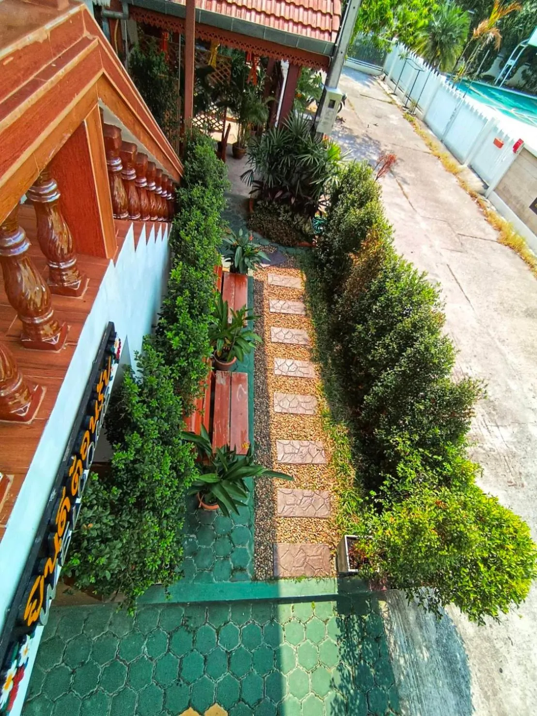 Garden view in Aphilapa Residence