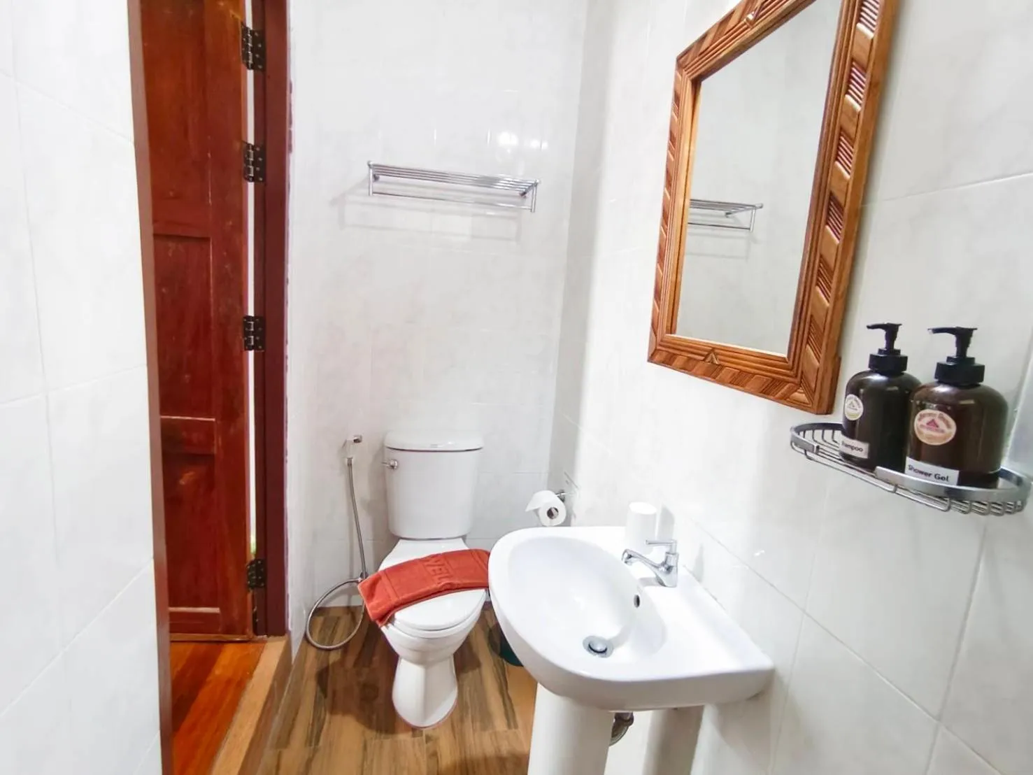 Toilet in Aphilapa Residence