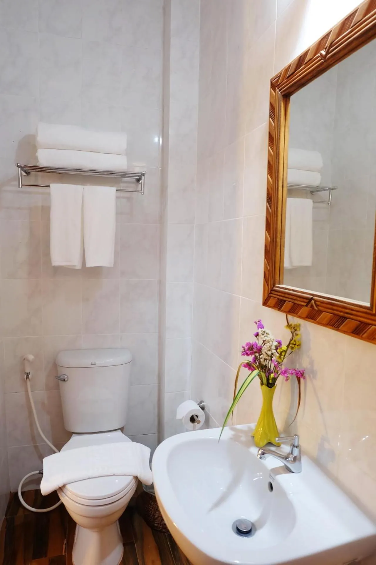 Toilet in Aphilapa Residence