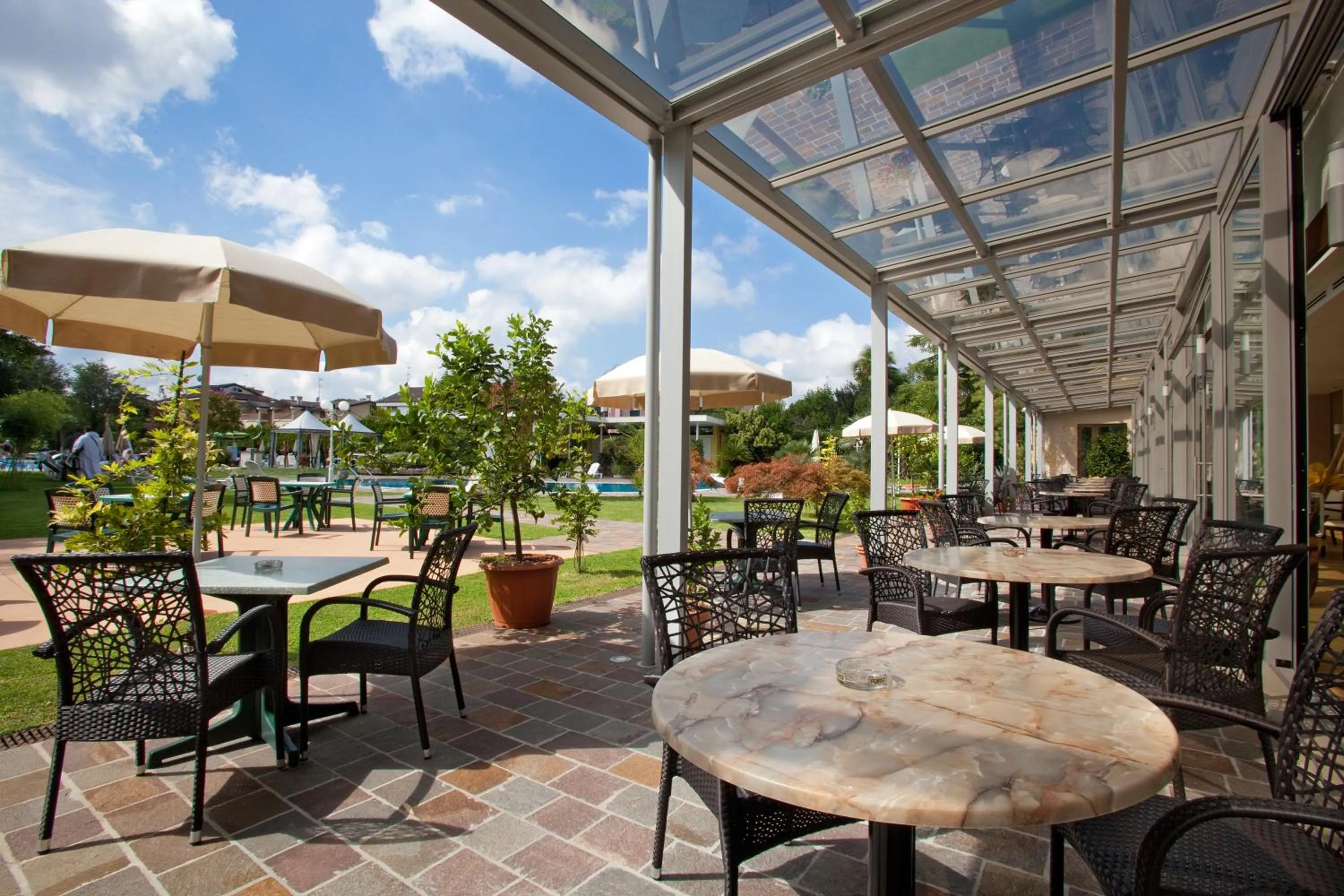 Pool view in Hotel Harrys' Garden