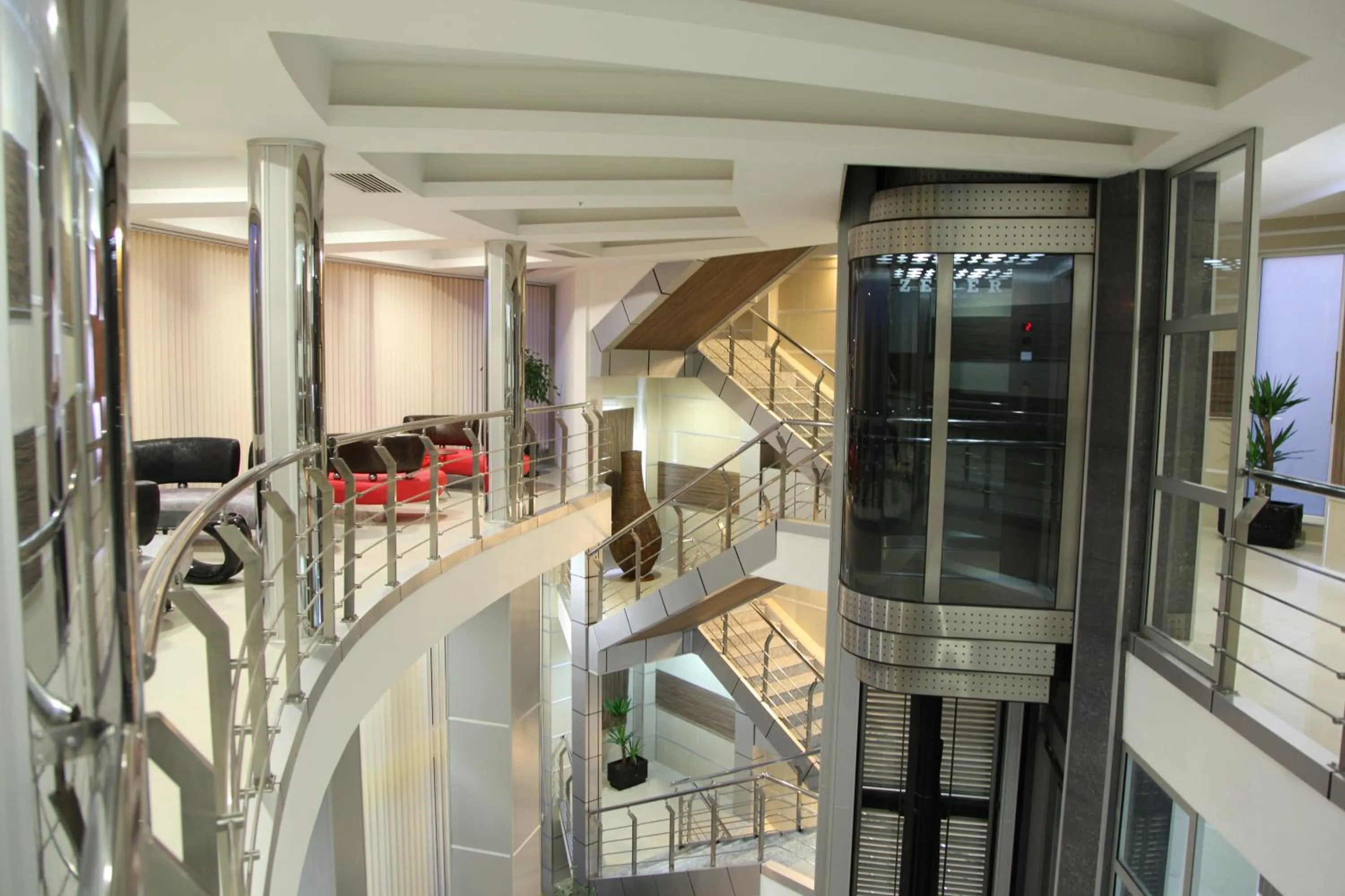 Lounge or bar in Hotel Zeder Garni