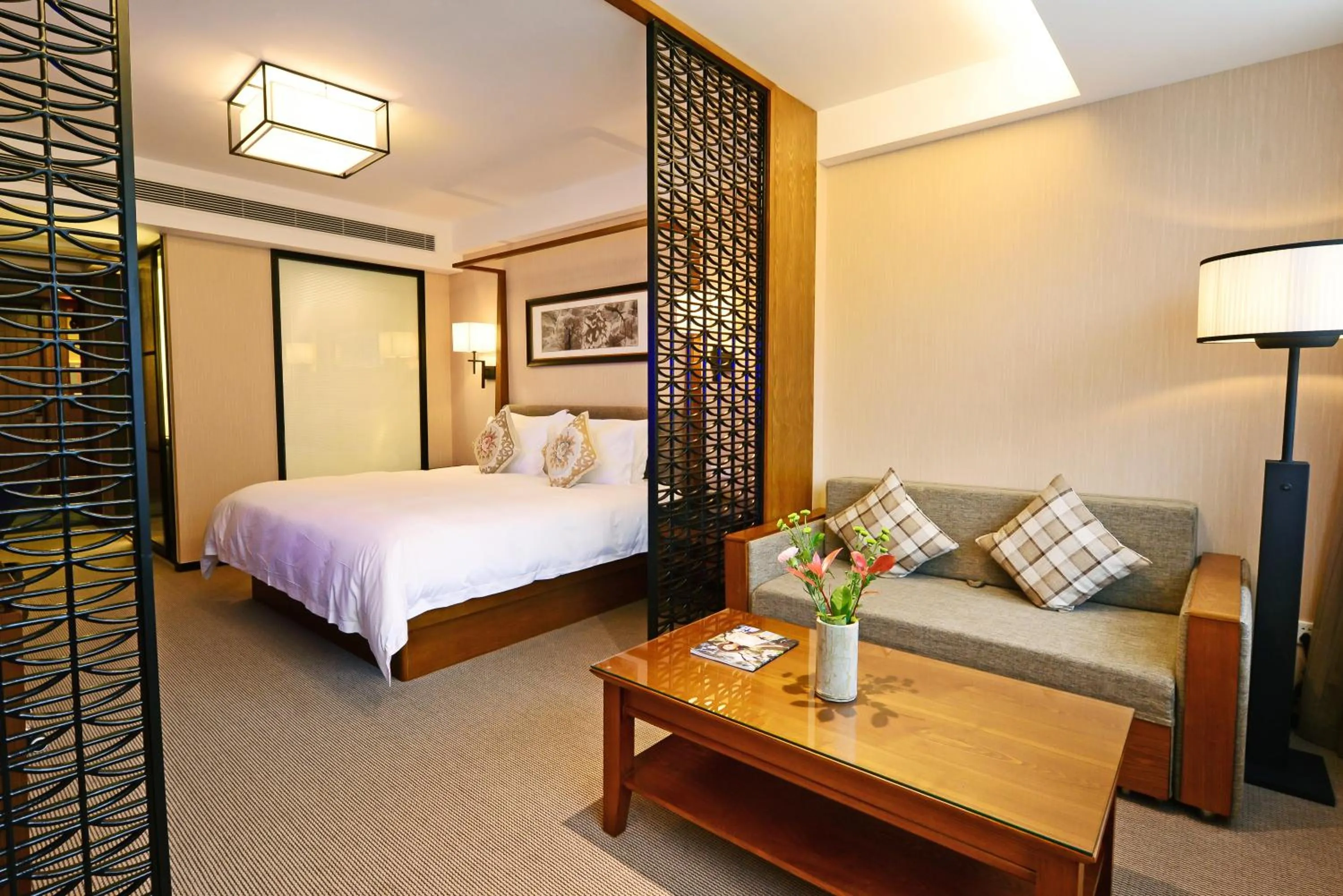 Photo of the whole room, Bed in SSAW Boutique Hotel Hangzhou Qiandao Lake