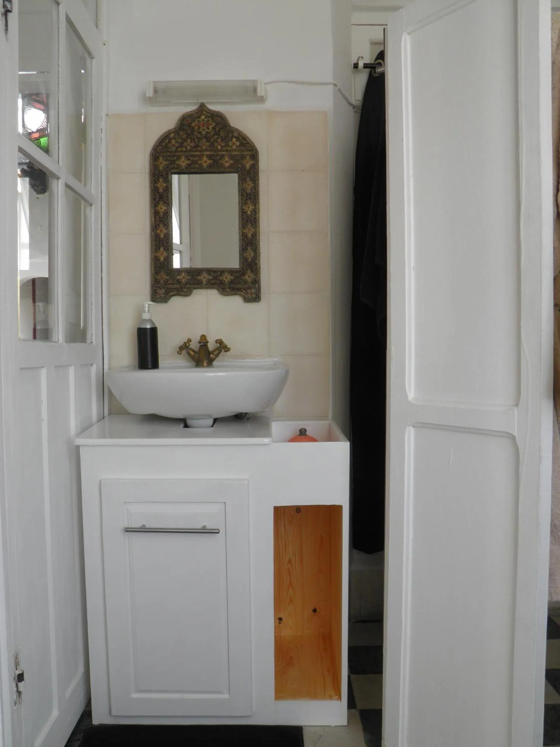 Bathroom in La Maison des Artistes