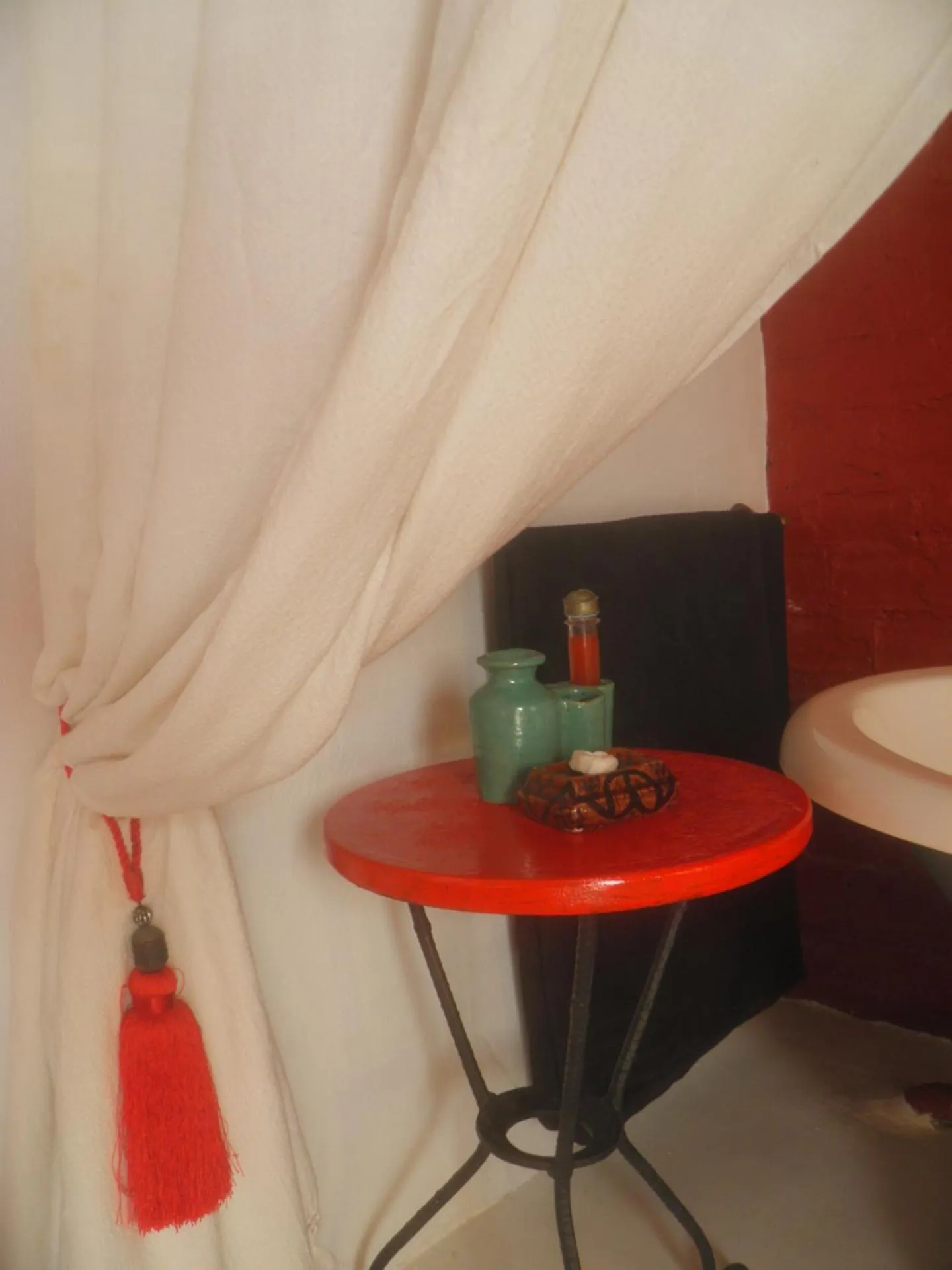 Bathroom in La Maison des Artistes