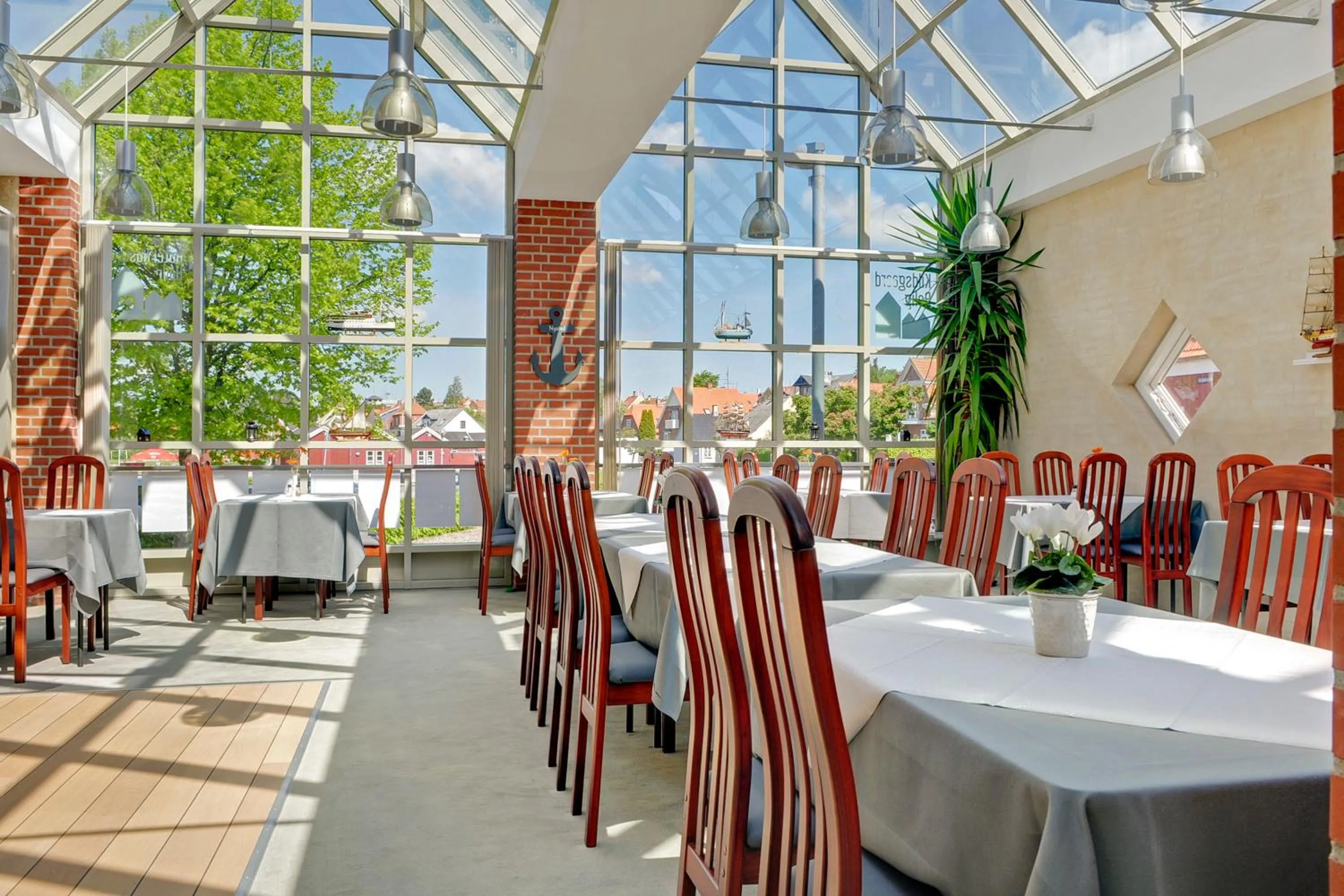 Restaurant/places to eat in Hotel Nysted Havn