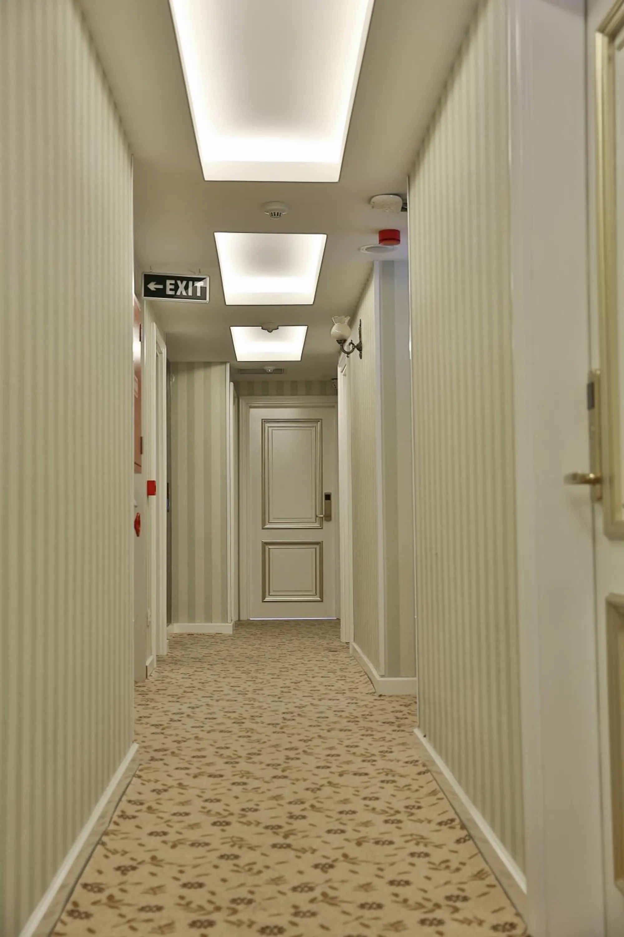 Floor plan in Hotel Queens Land