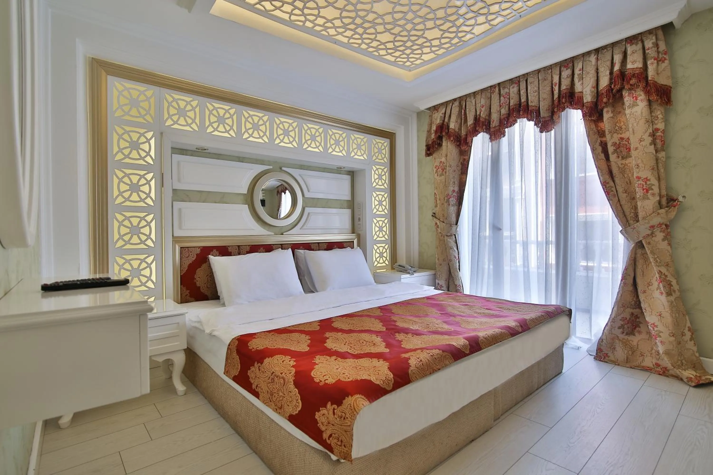 Bed in Hotel Queens Land