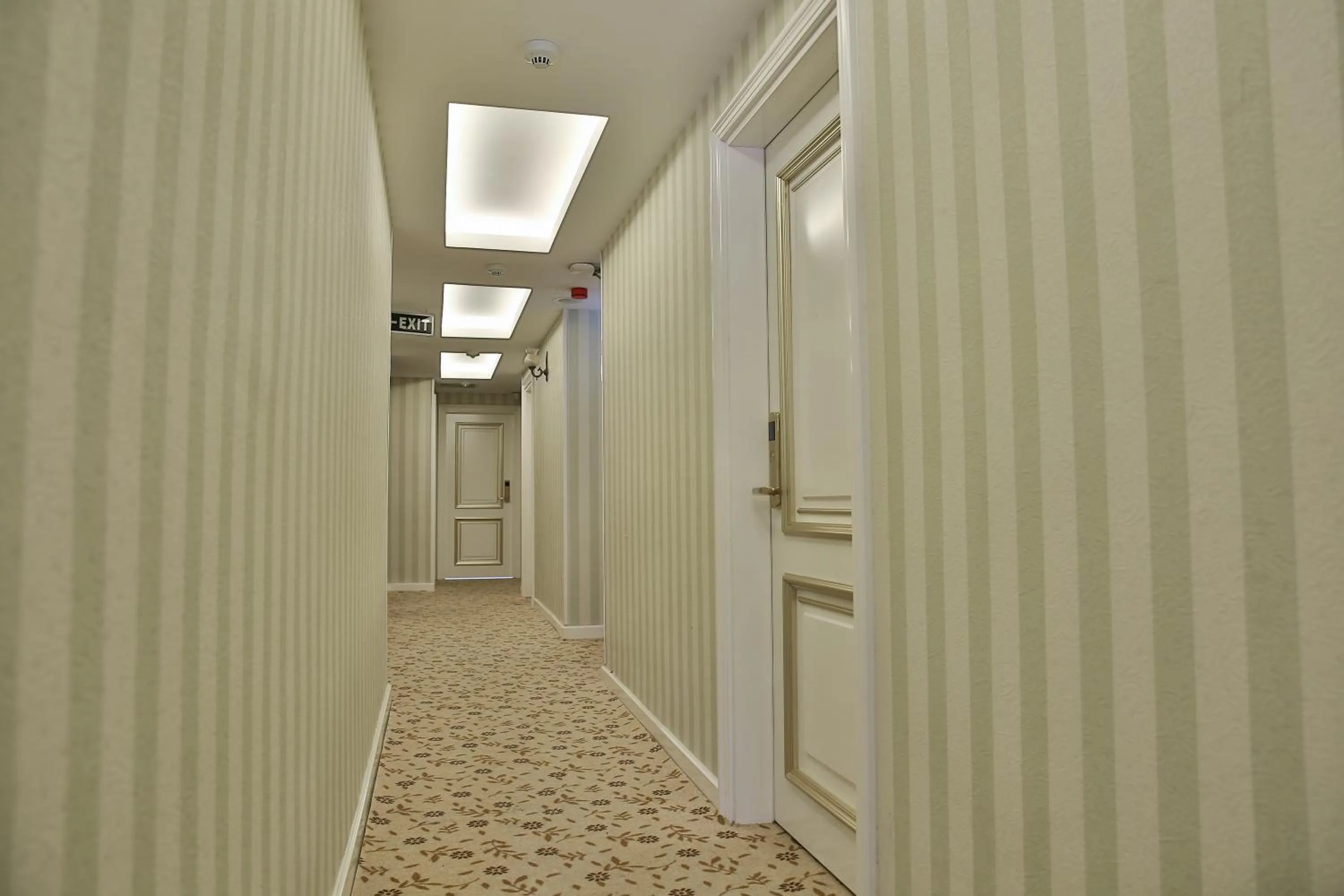 Floor plan in Hotel Queens Land