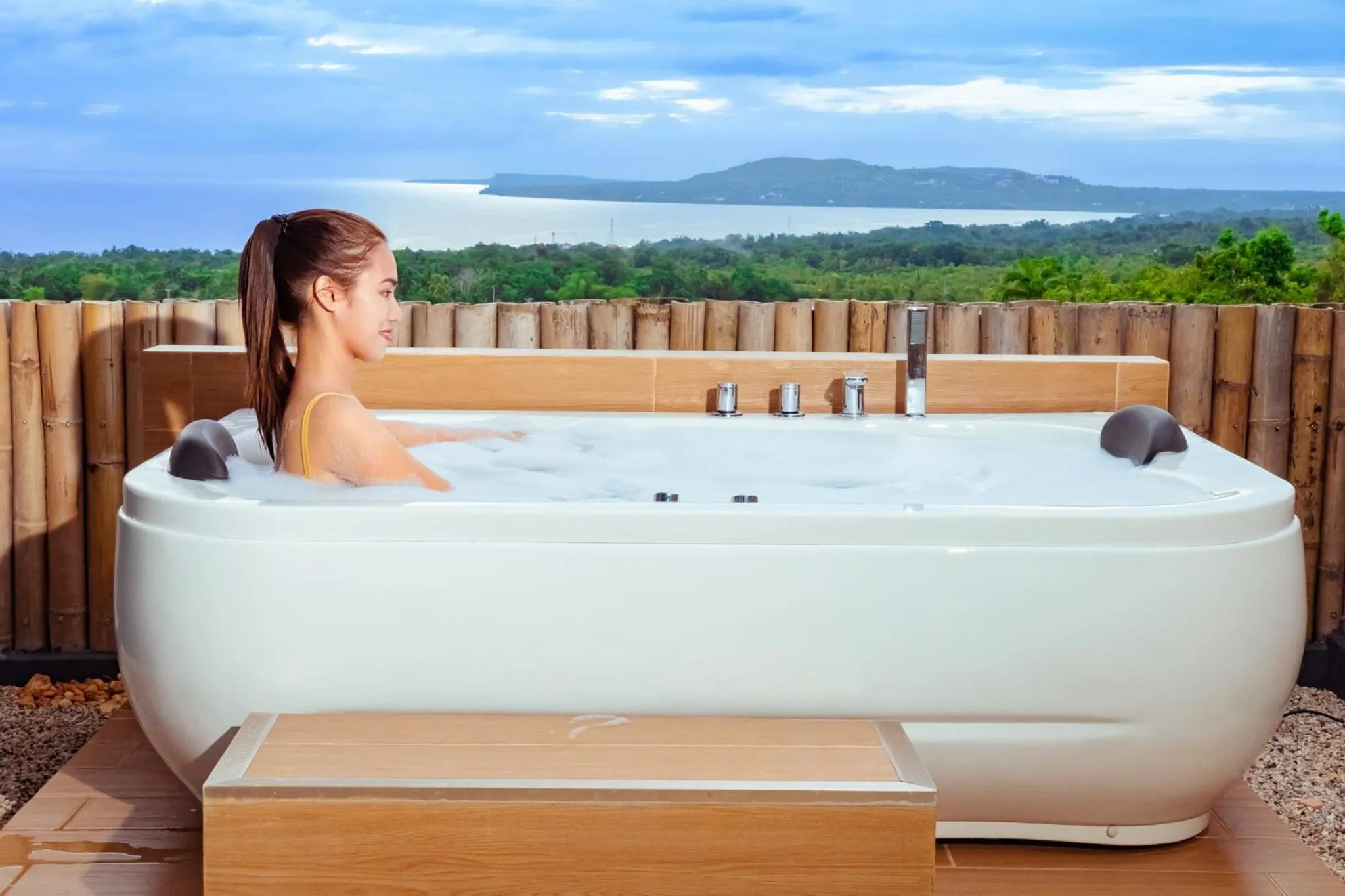 Hot Tub in Marqis Sunrise Sunset Resort and Spa