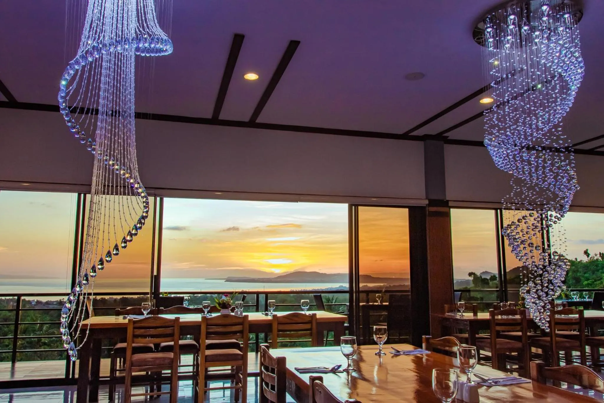 Restaurant/places to eat in Marqis Sunrise Sunset Resort and Spa