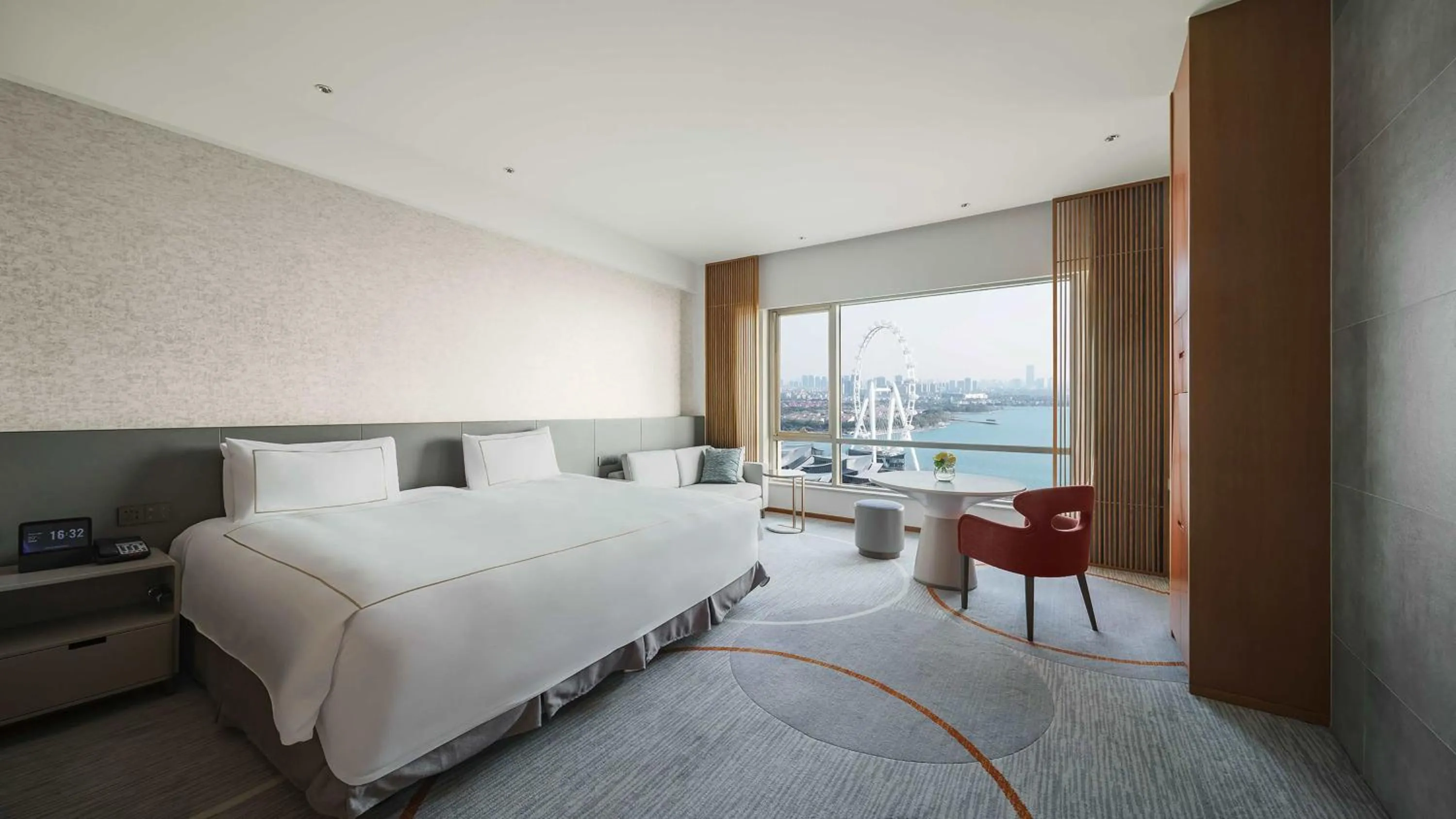 Photo of the whole room, Bed in InterContinental Suzhou Hotel by IHG
