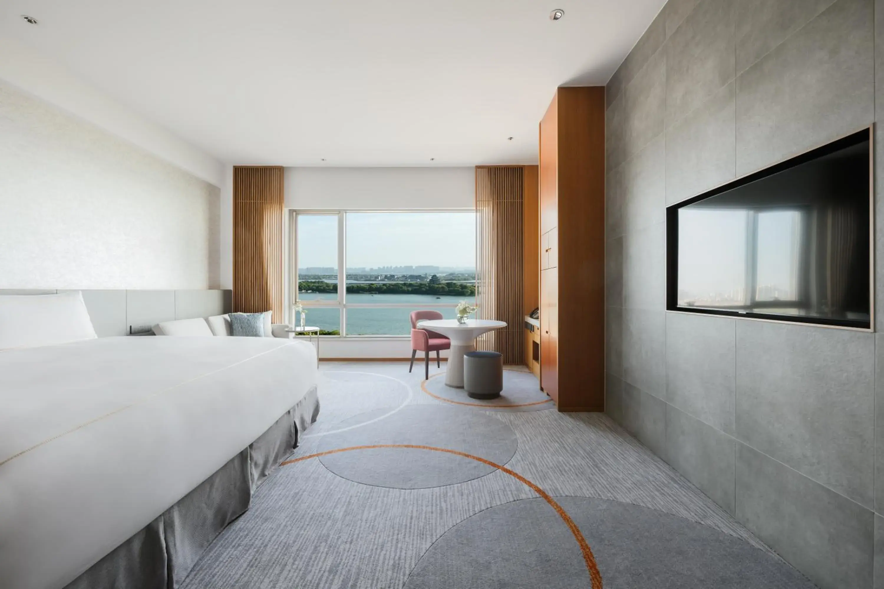 Premium King Room with View in InterContinental Suzhou Hotel by IHG Premium King Room with View in InterContinental Suzhou Hotel by IHG