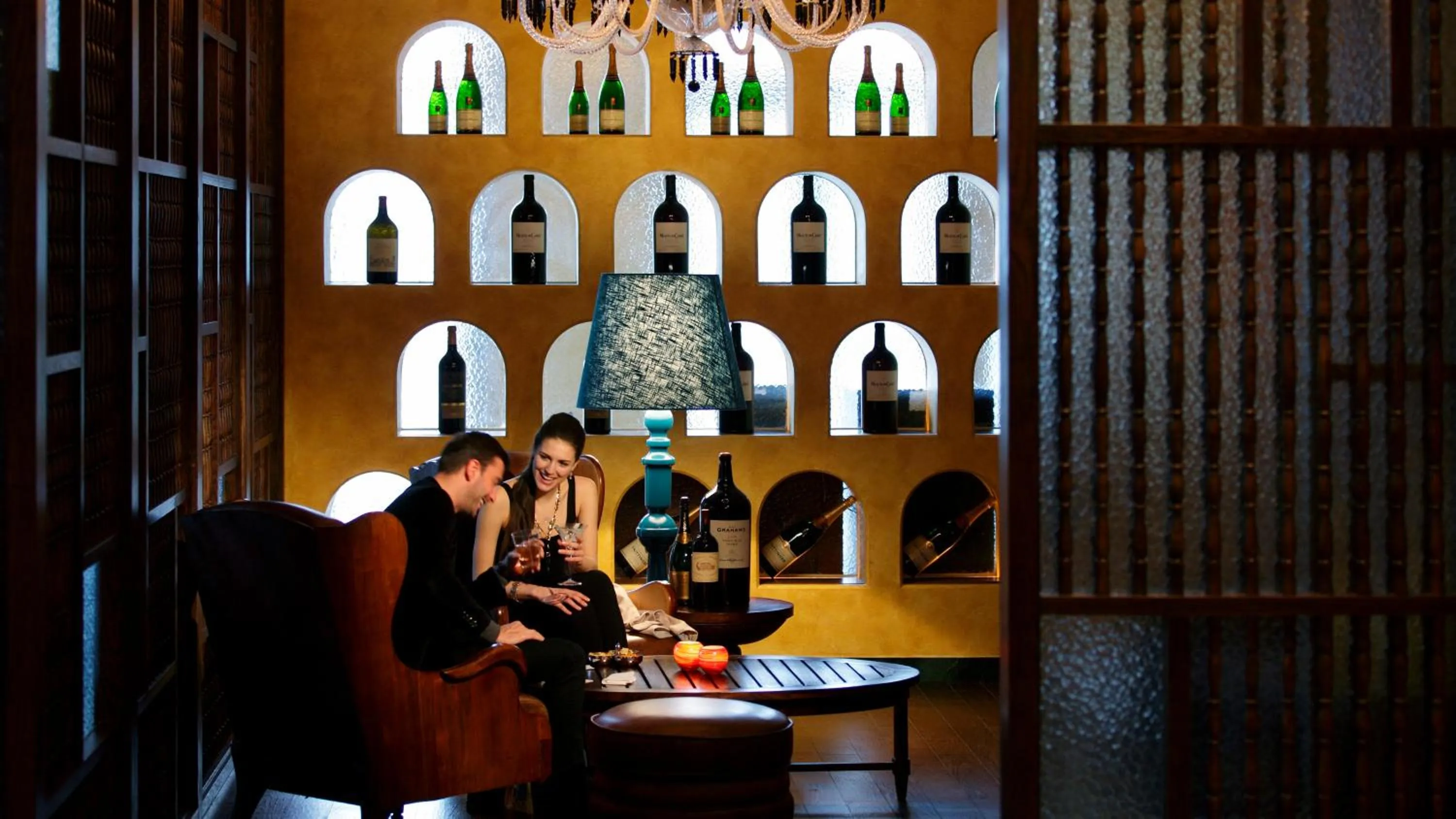 Lounge or bar in InterContinental Suzhou Hotel by IHG