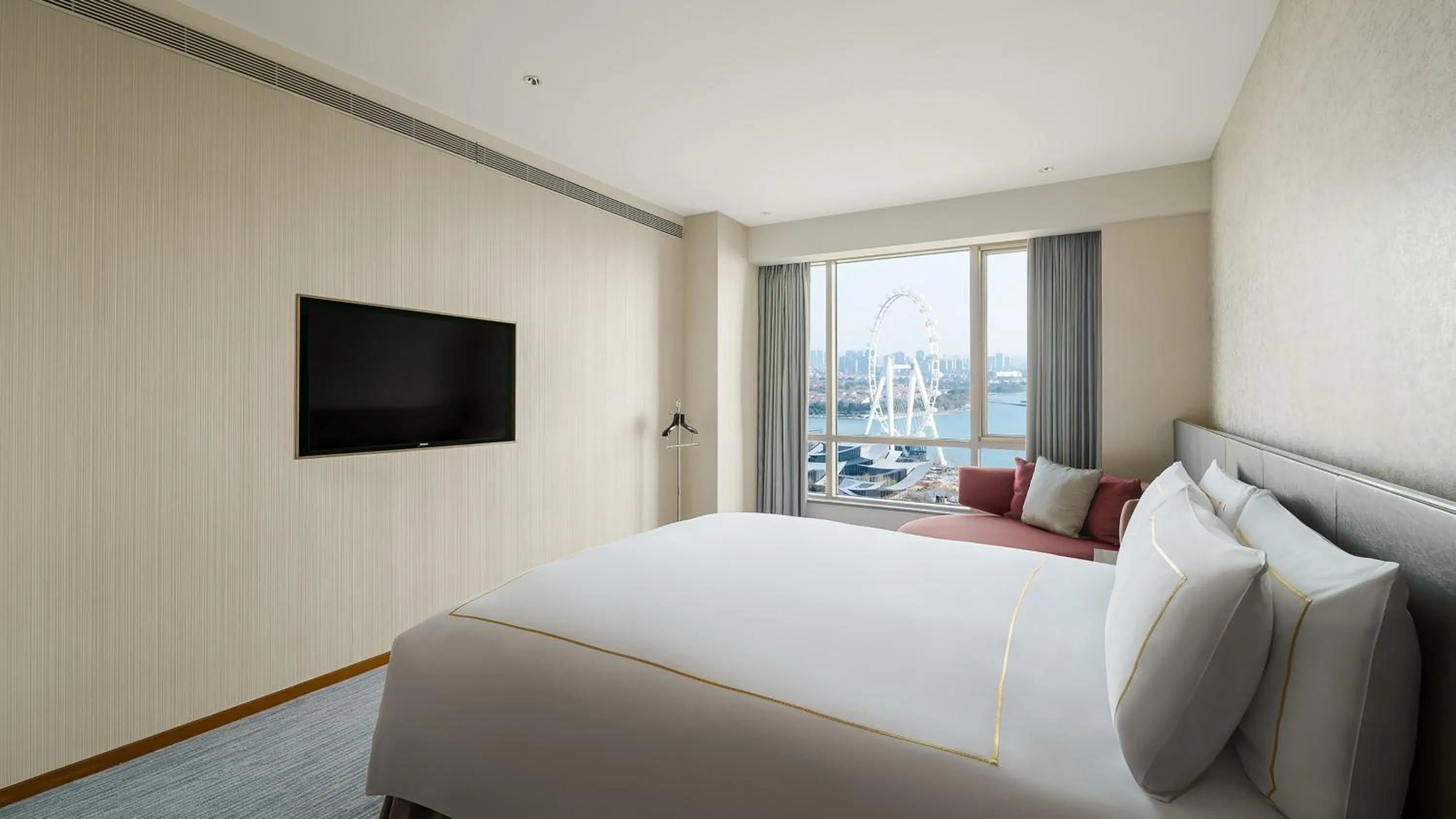 Bedroom, Bed in InterContinental Suzhou Hotel by IHG