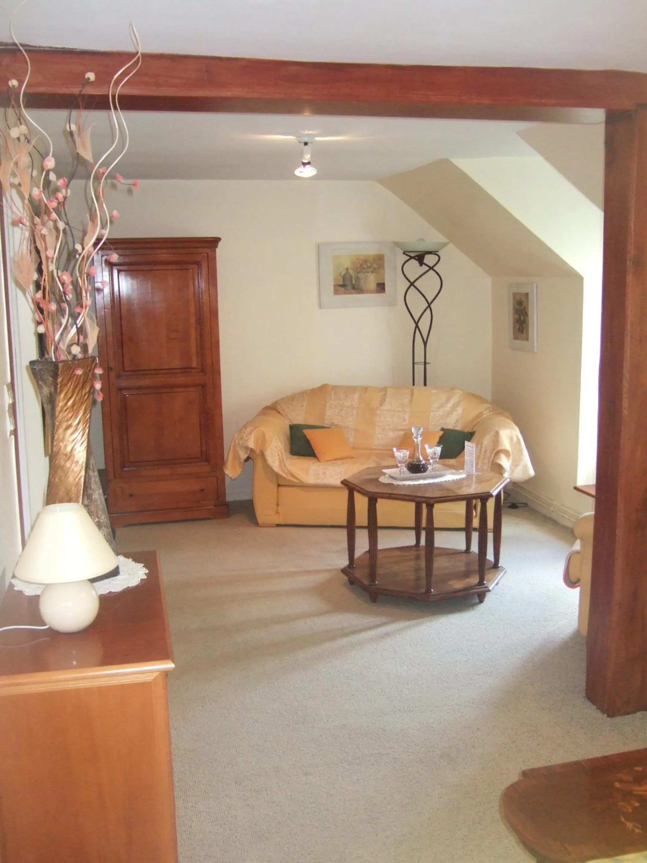 Photo of the whole room in Les Etangs de Guibert