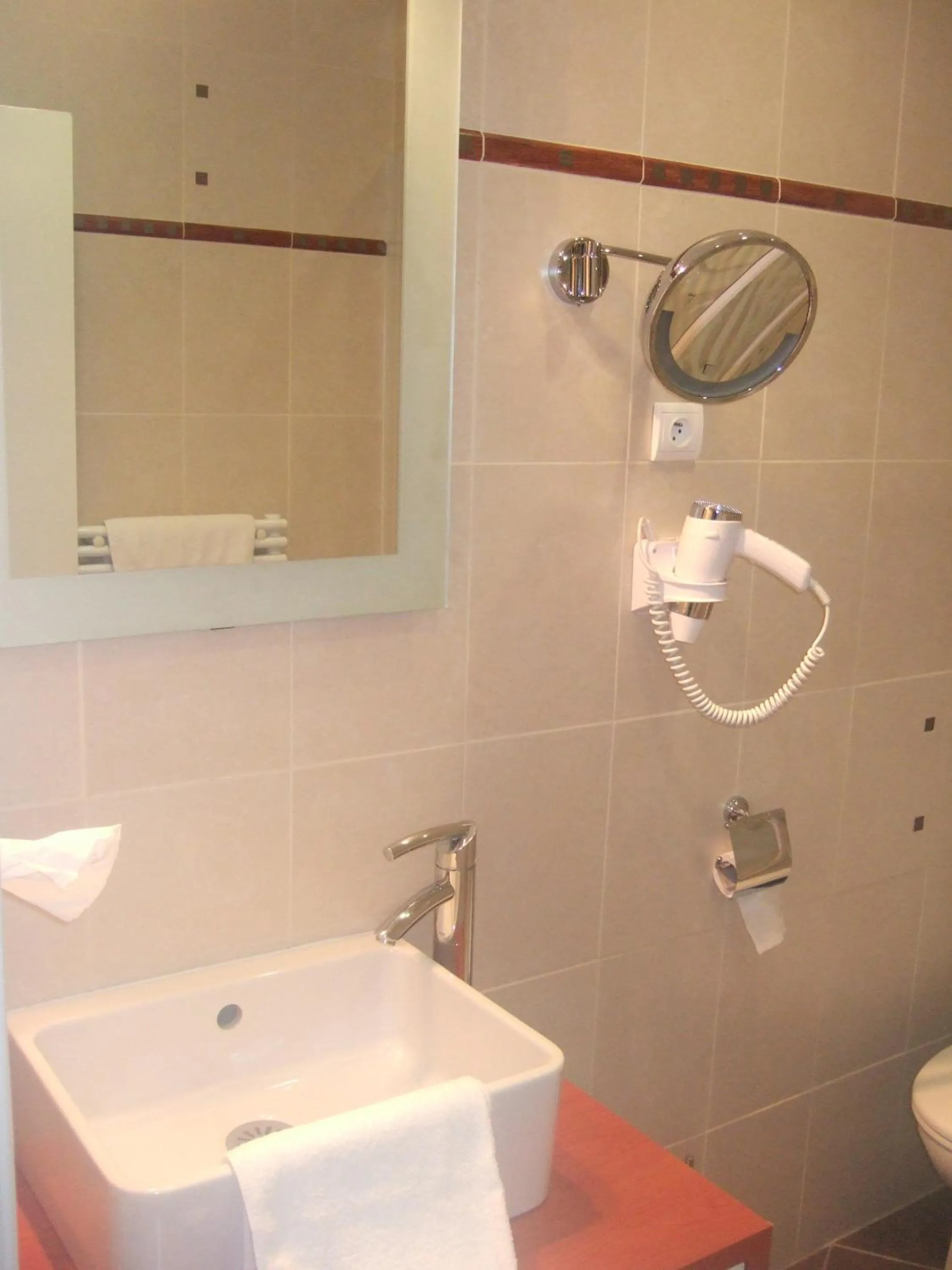 Bathroom in Les Etangs de Guibert