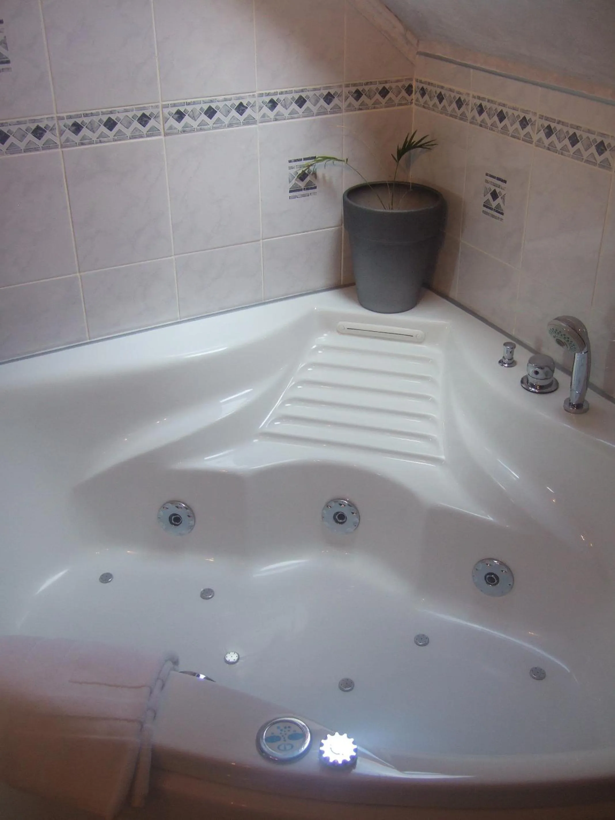 Bathroom in Les Etangs de Guibert