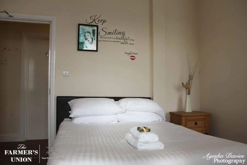 Bedroom, Bed in The Farmers Union