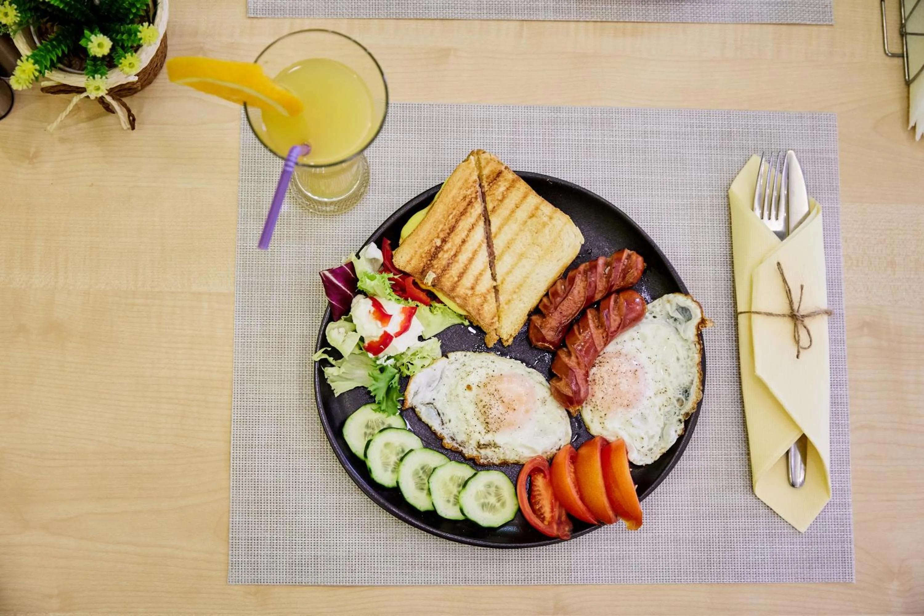 Breakfast in Laurus Motel Airport Tuzla