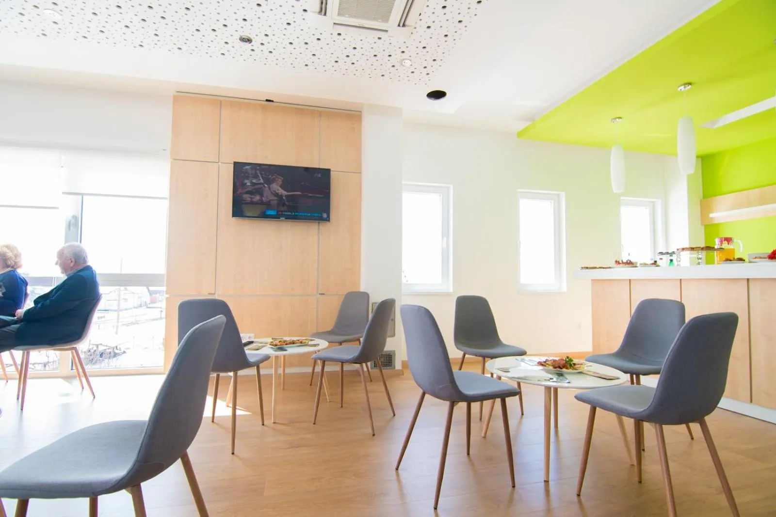 Lounge or bar in Laurus Motel Airport Tuzla