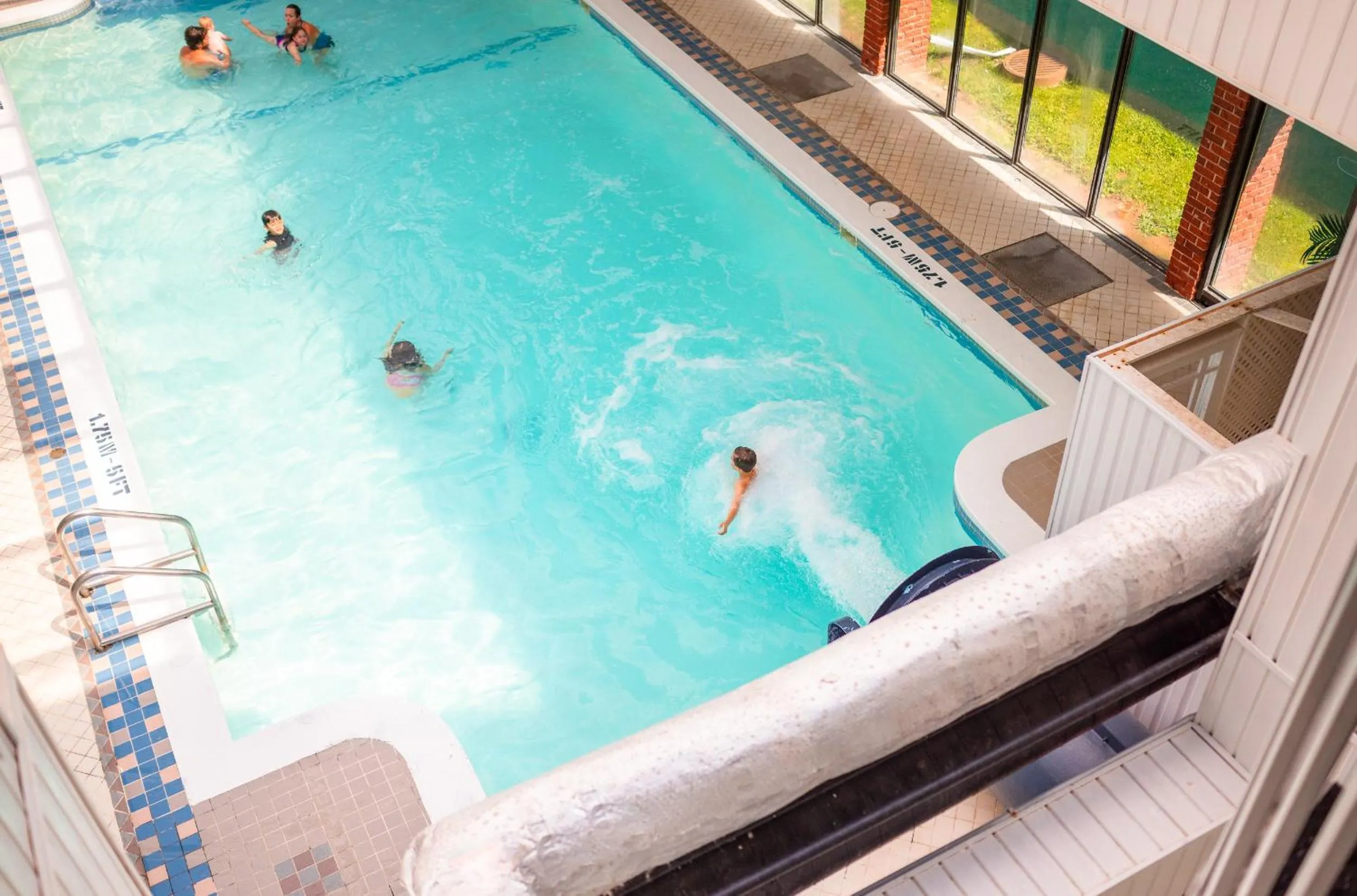 Swimming pool in Rodd Royalty