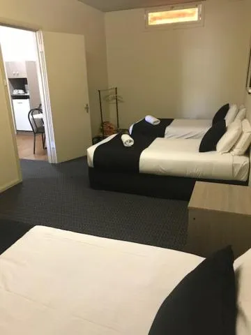 Bed in Bay Motel Hotel