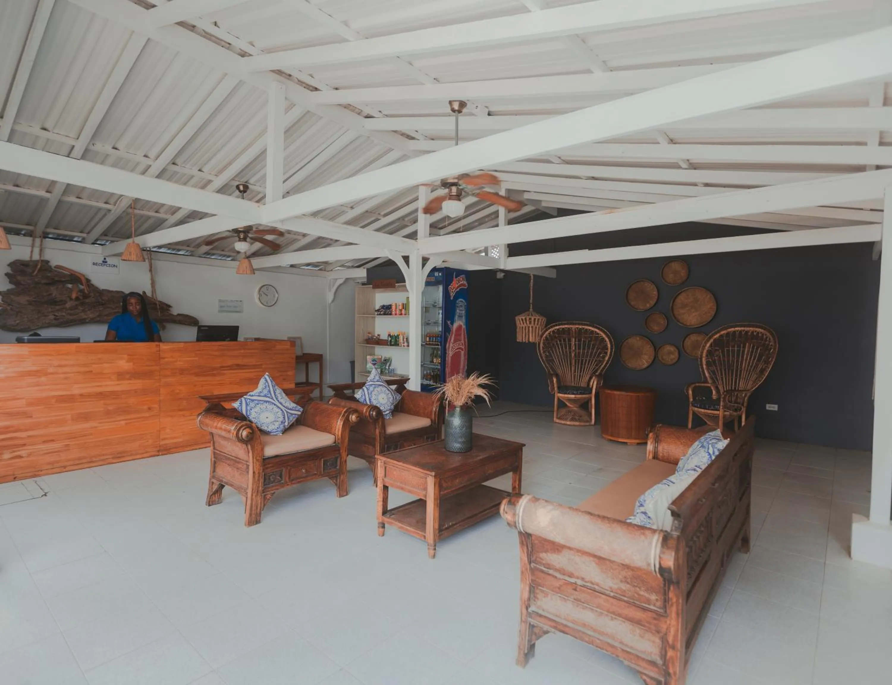 Lobby or reception in Hotel San Luis Beach House By OxoHotel