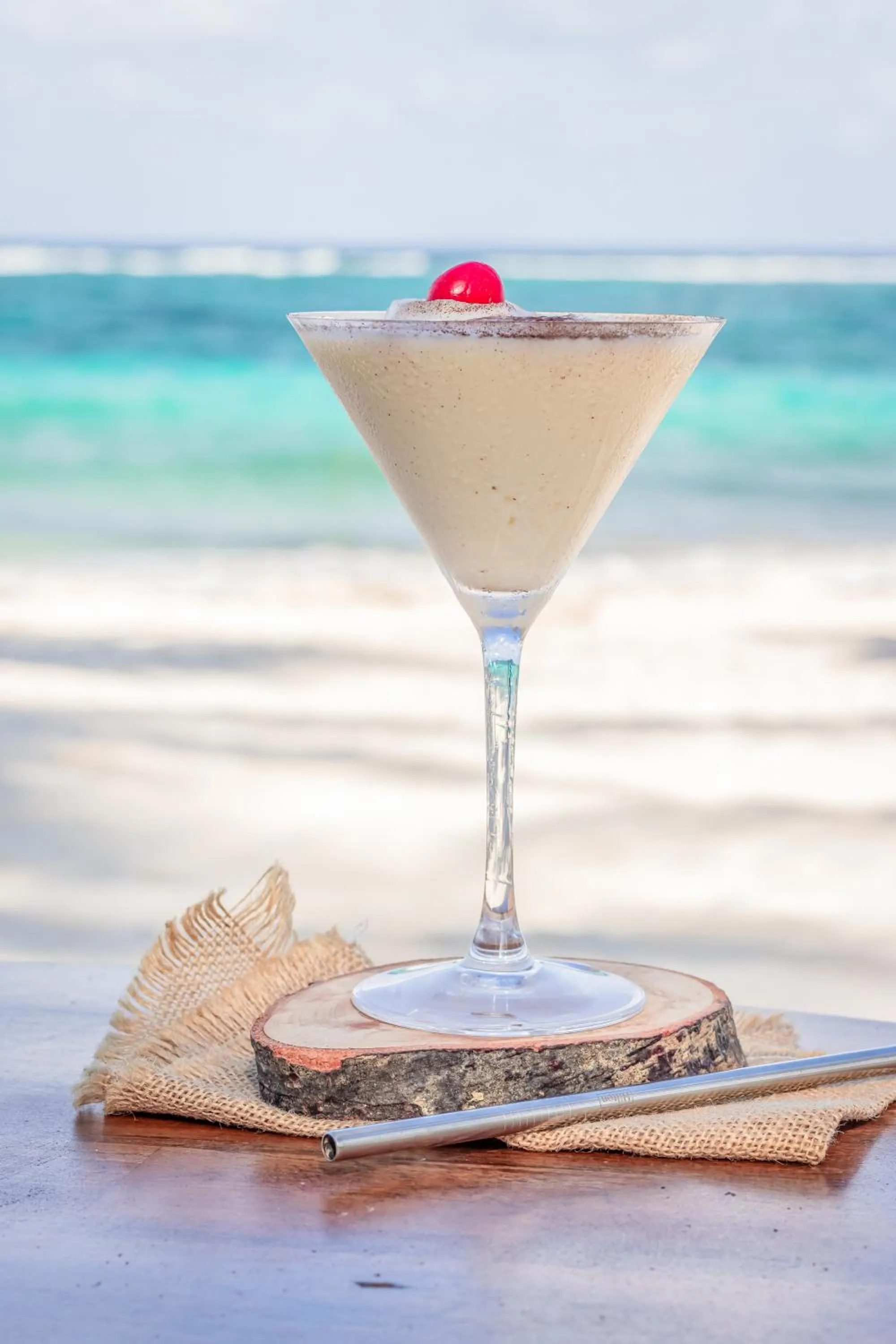 Alcoholic drinks in Hotel San Luis Beach House By OxoHotel