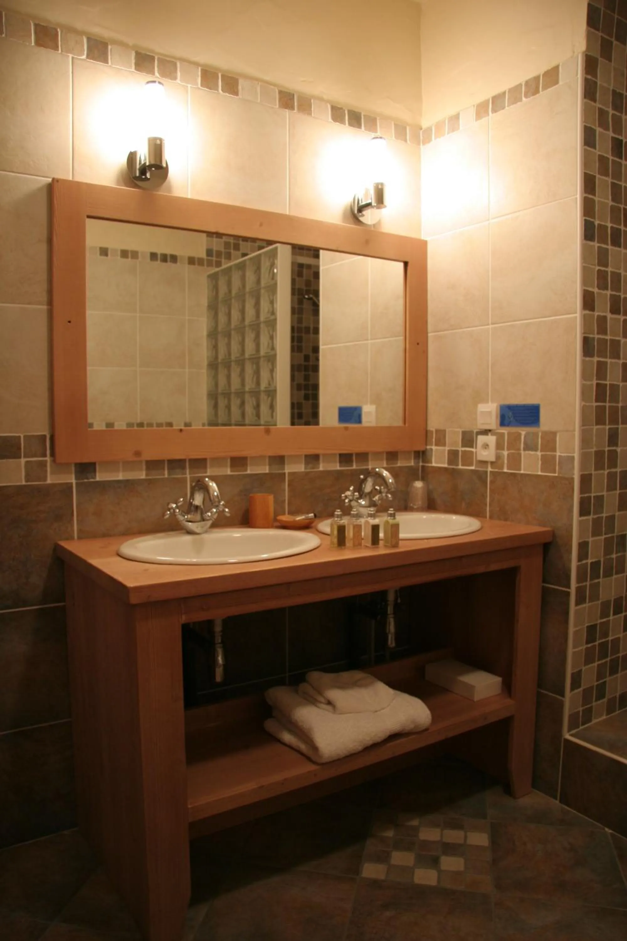 Bathroom in Chalet Matsuzaka - chambres d'hôtes de luxe