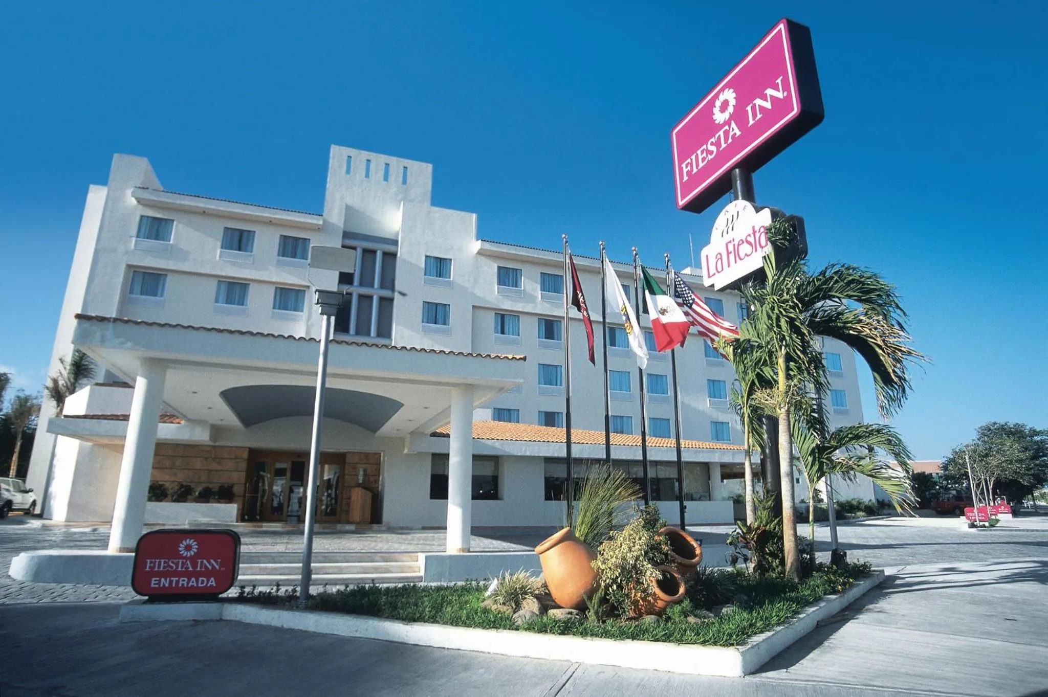 Property building in Fiesta Inn Ciudad del Carmen
