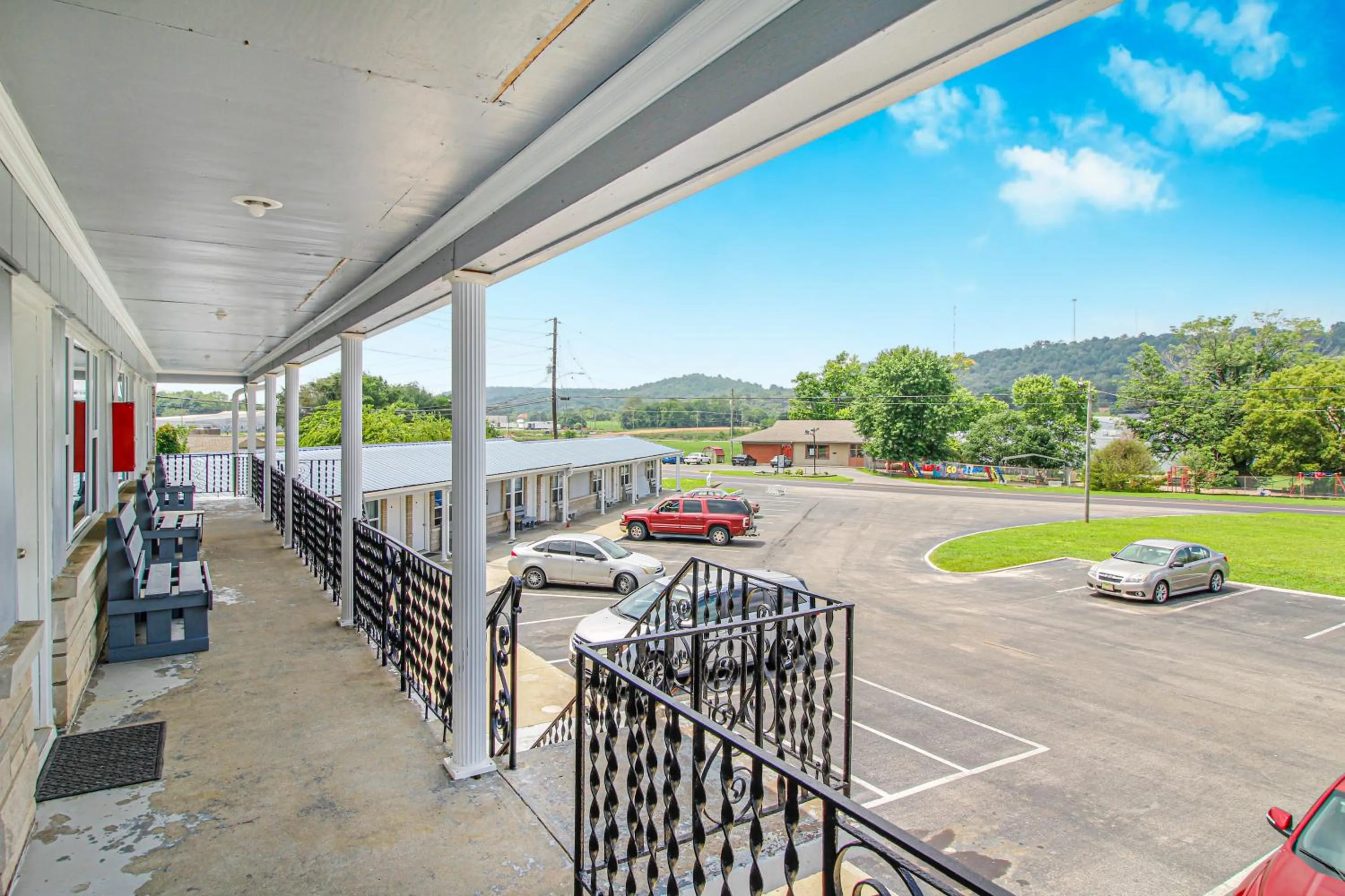 Patio in Horse Cave Motel