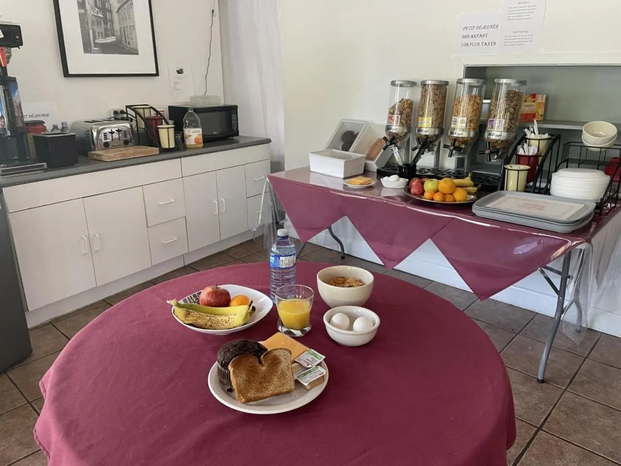 Breakfast in Hotel Motel Le Regent