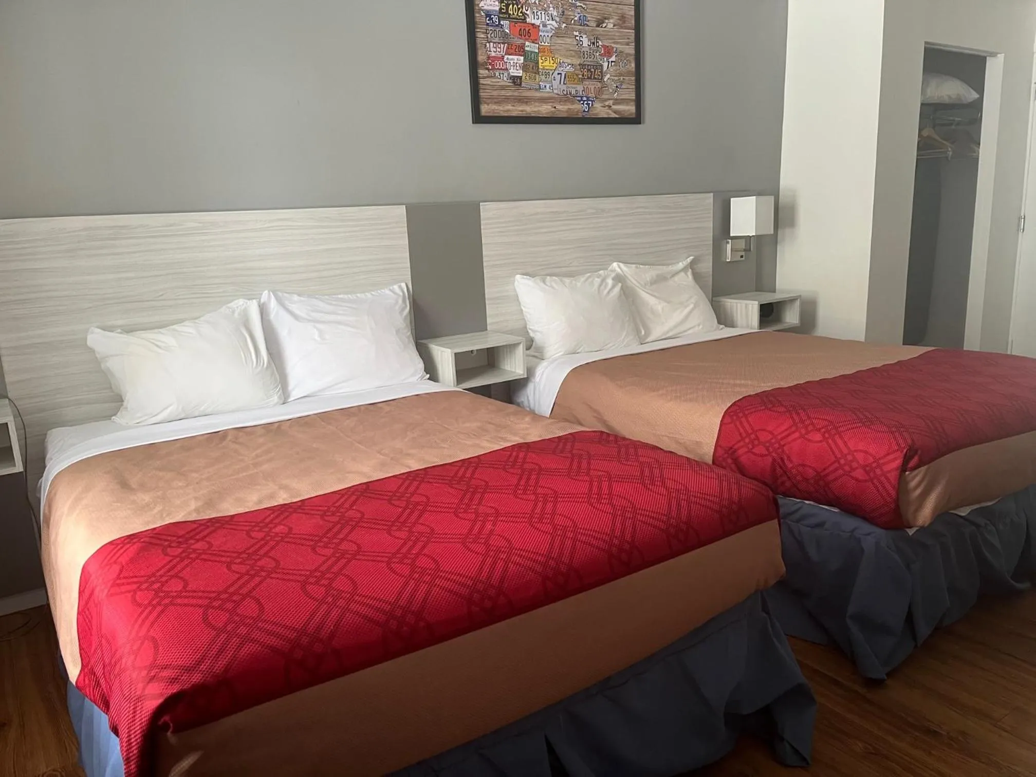 Bed in Hotel Motel Le Regent