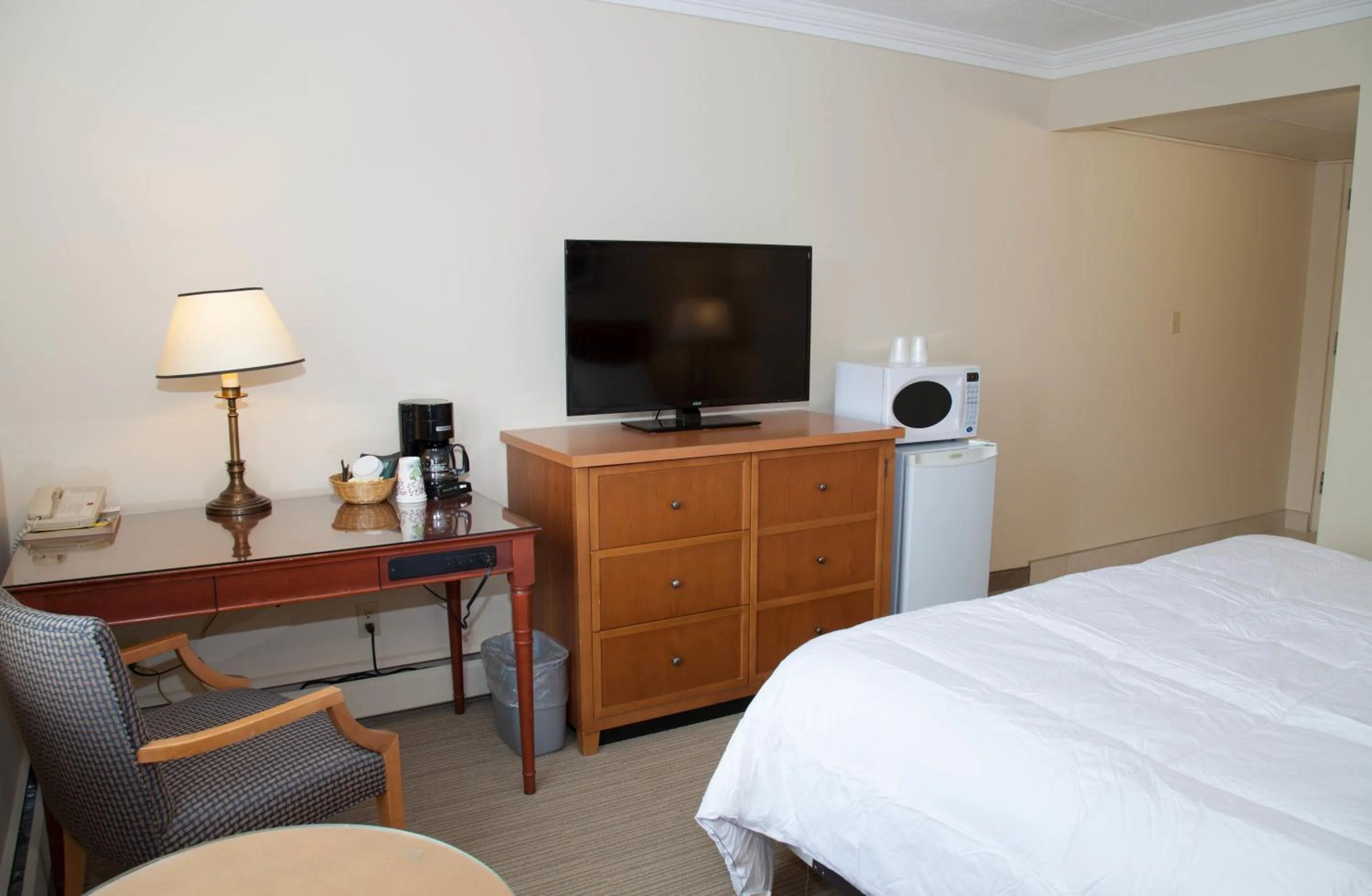 Decorative detail, Bed in Twin Pine Inn & Suites