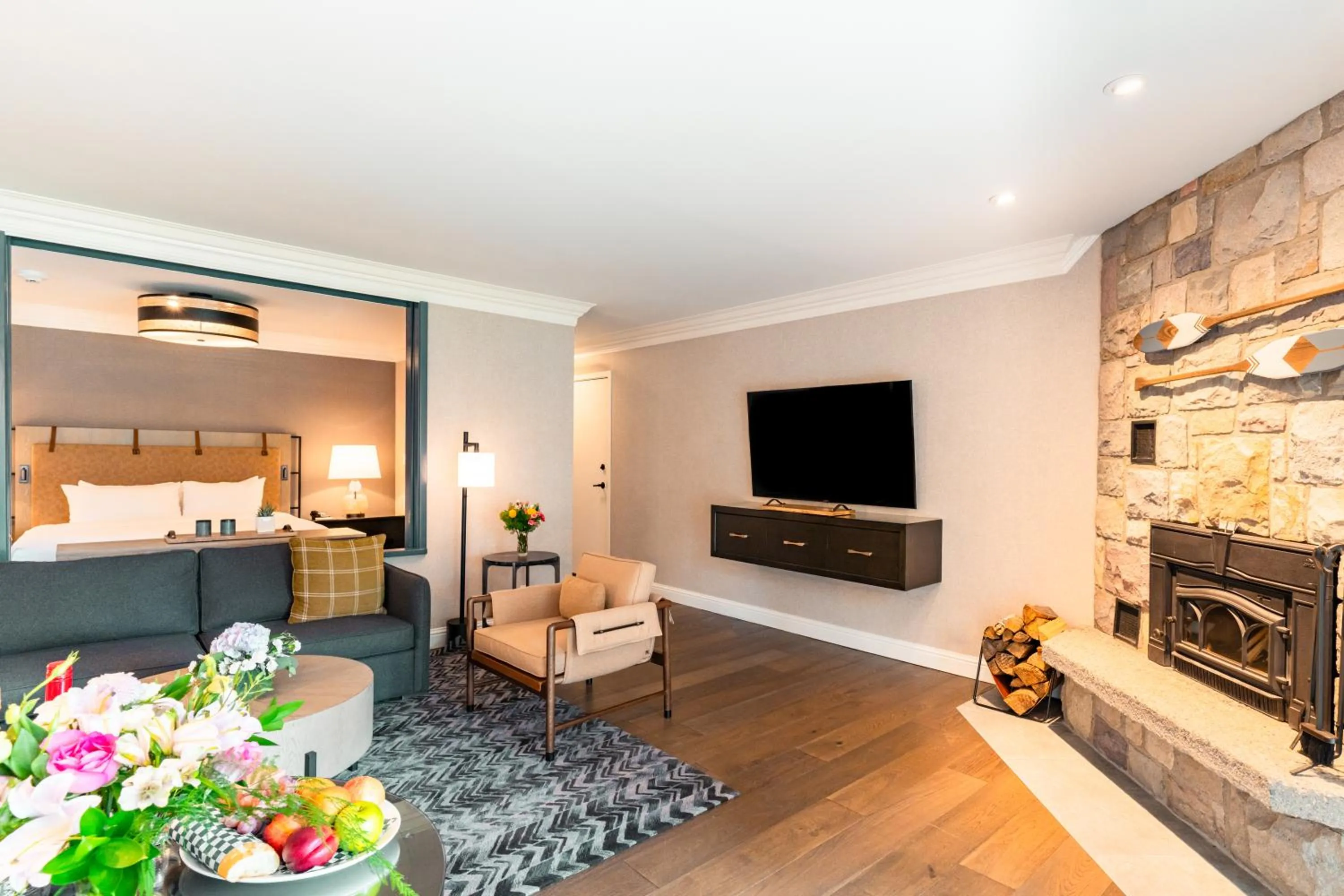 TV and multimedia in Fairmont Jasper Park Lodge