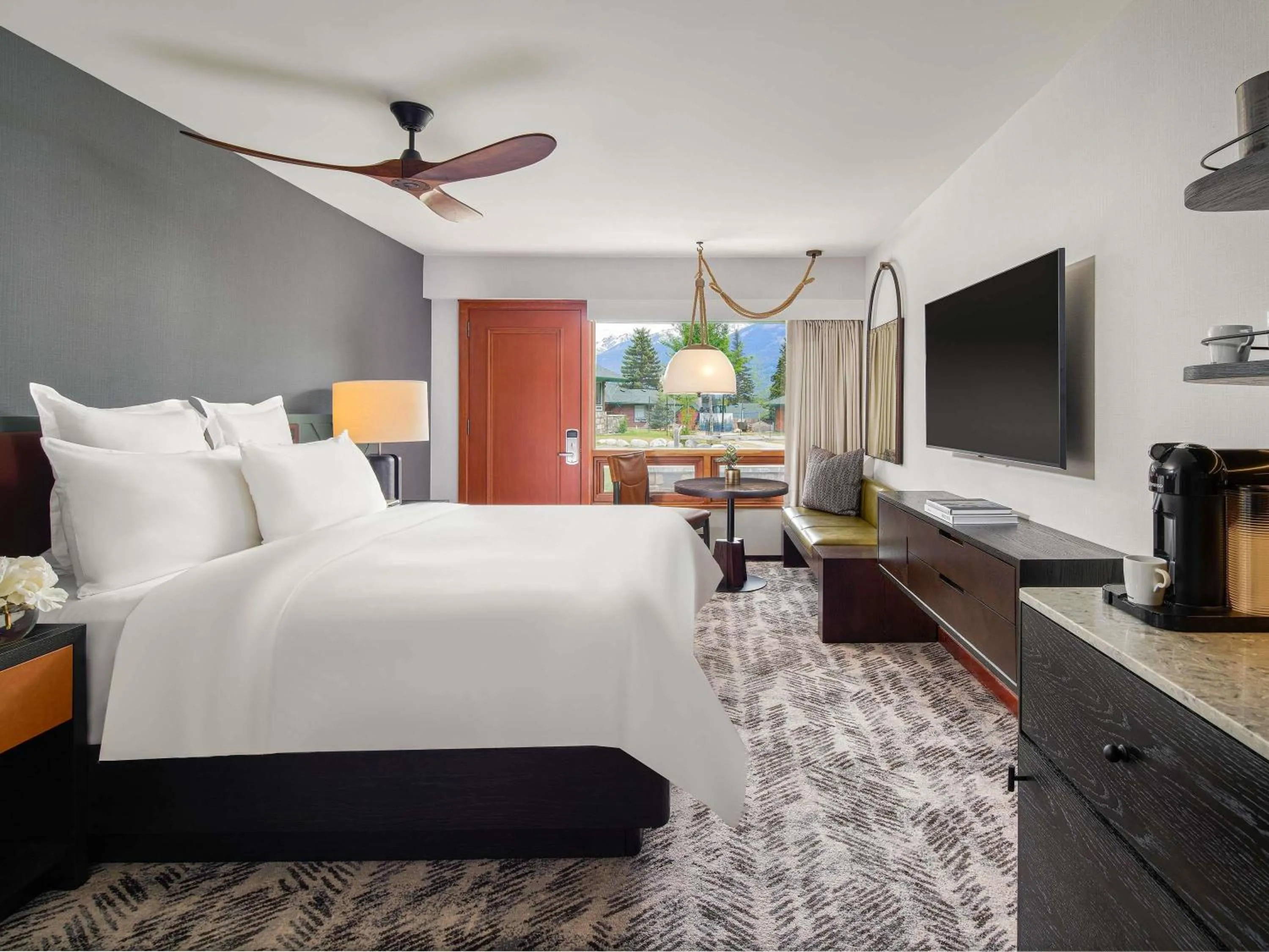 Bedroom, Bed in Fairmont Jasper Park Lodge