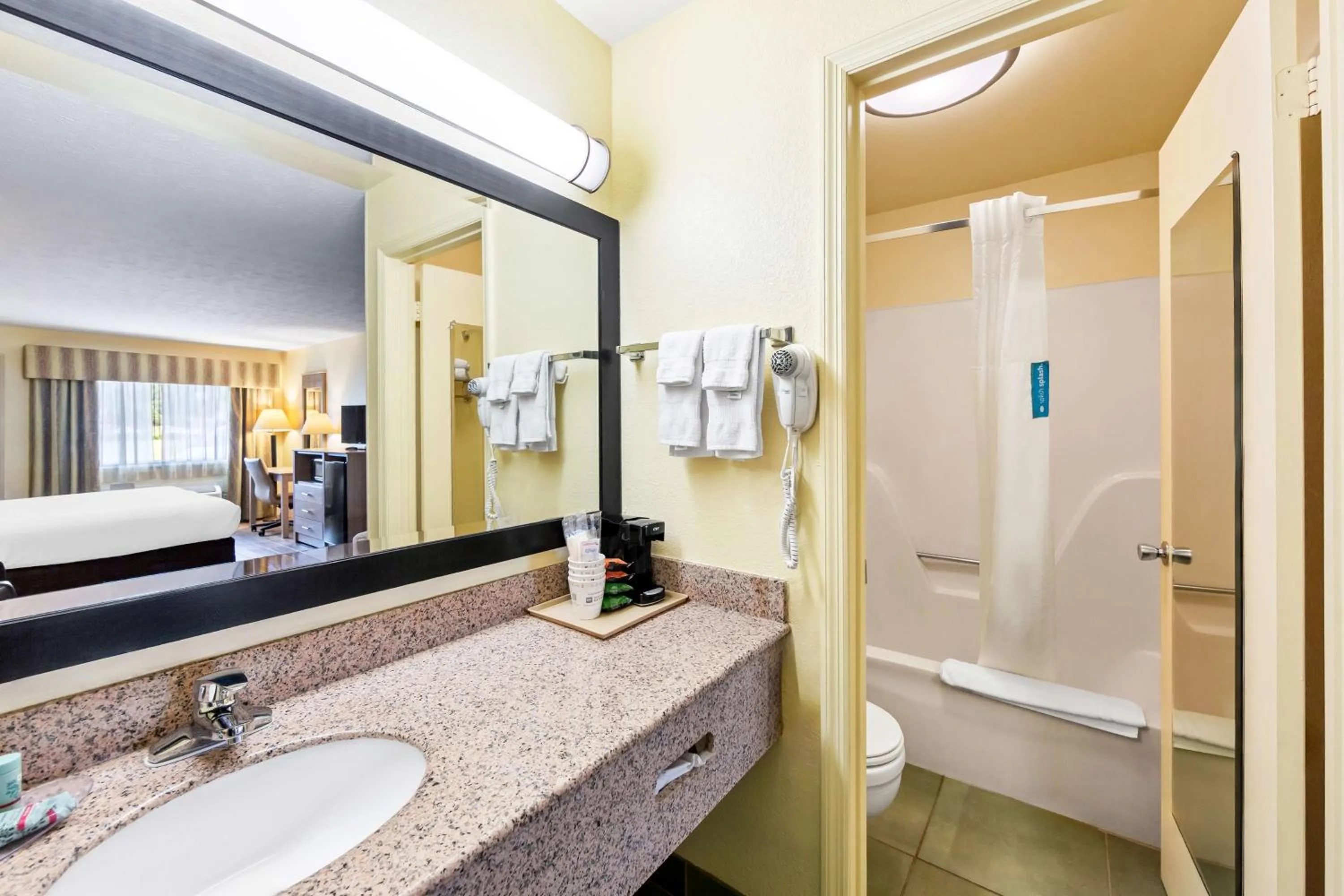 Bathroom in Best Western Dayton