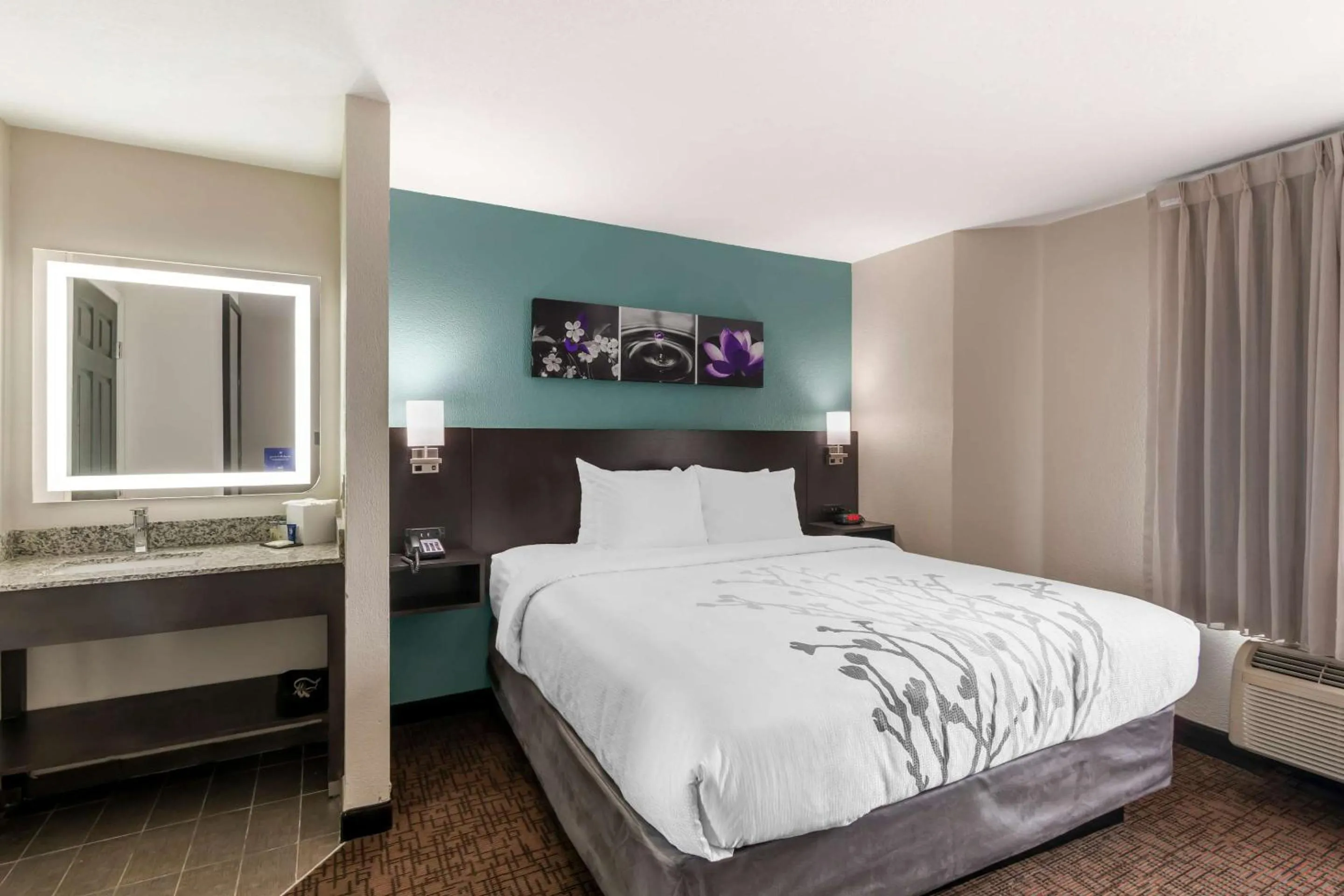 Bedroom, Bed in Sleep Inn Olathe - Kansas City