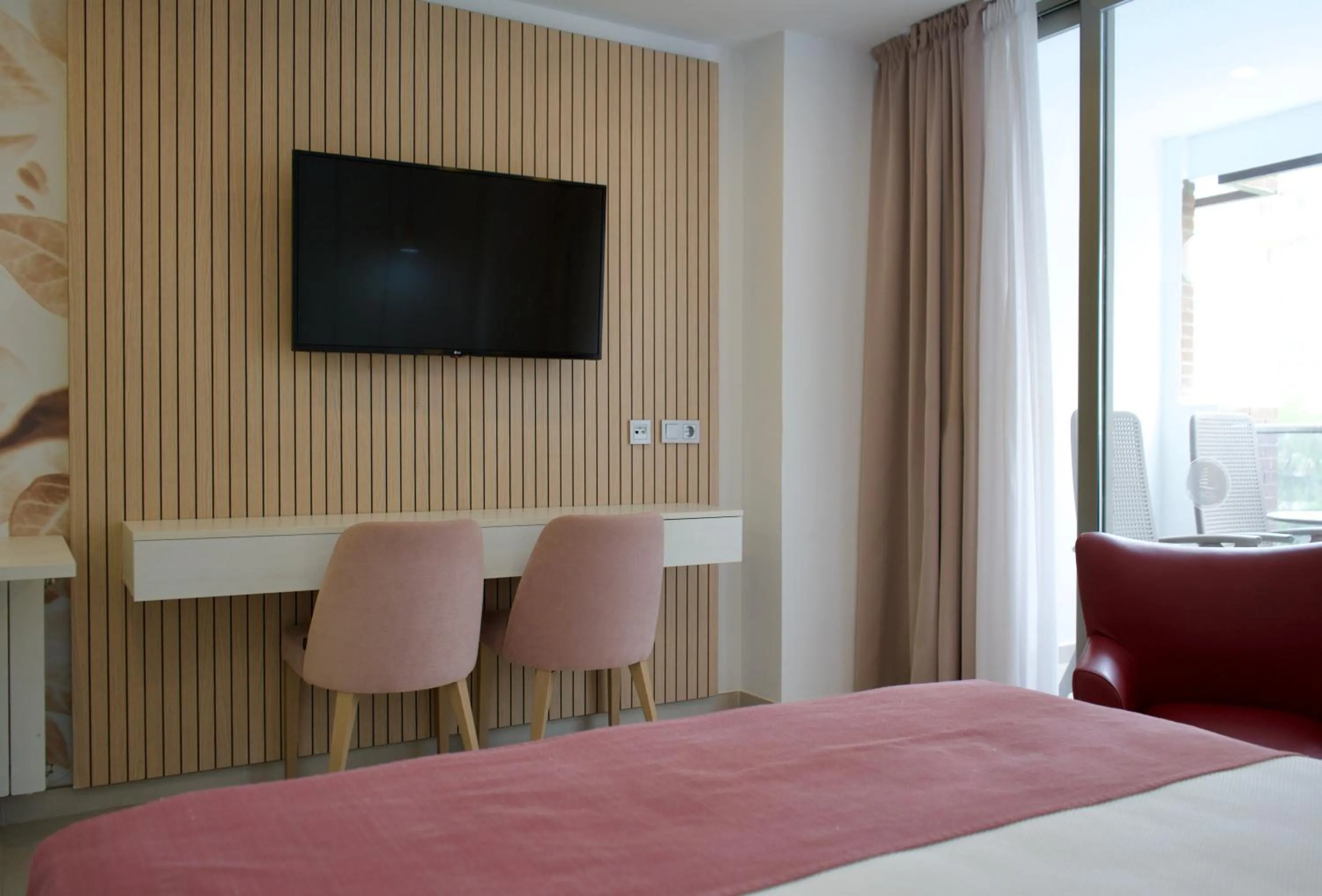 Living room, Bed in Aparthotel BCL Levante Beach