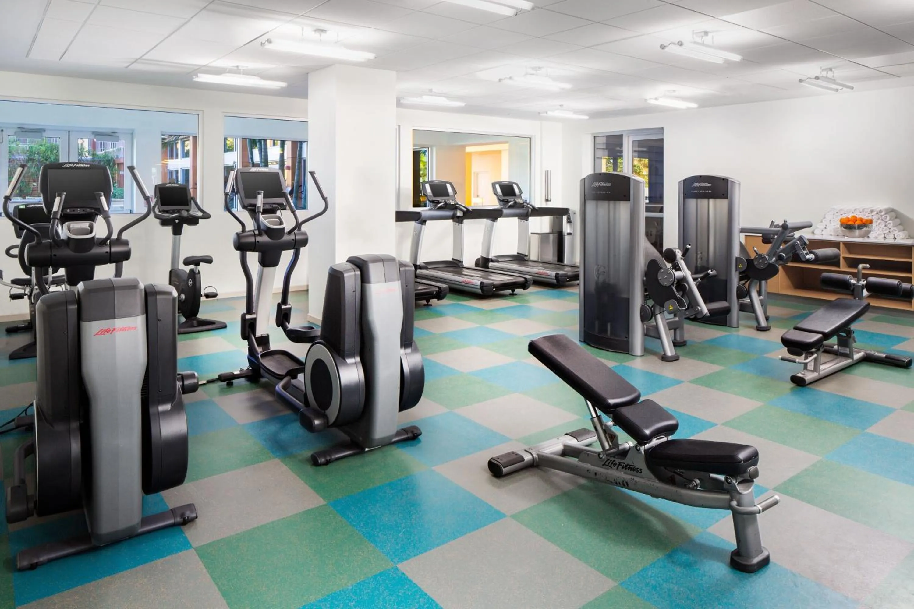 Fitness centre/facilities in Element Miami International Airport