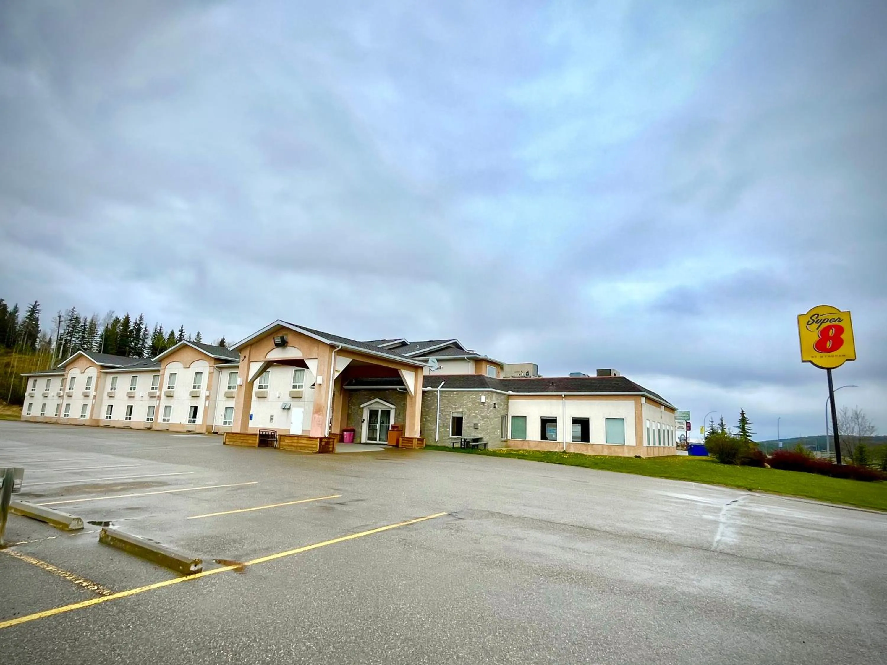 Property building in Super 8 by Wyndham Hinton