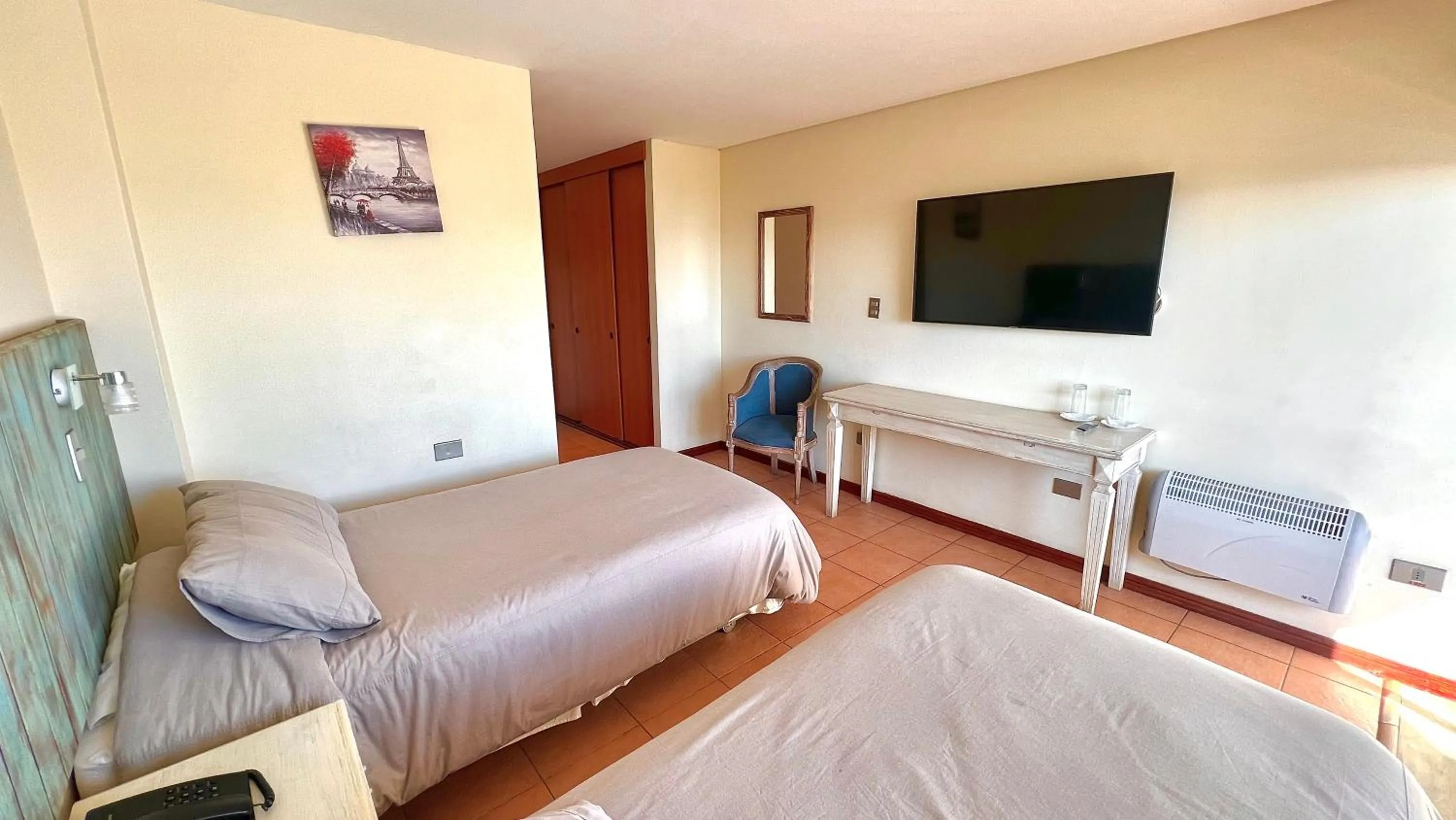 Photo of the whole room, Bed in Hotel Canto del Mar