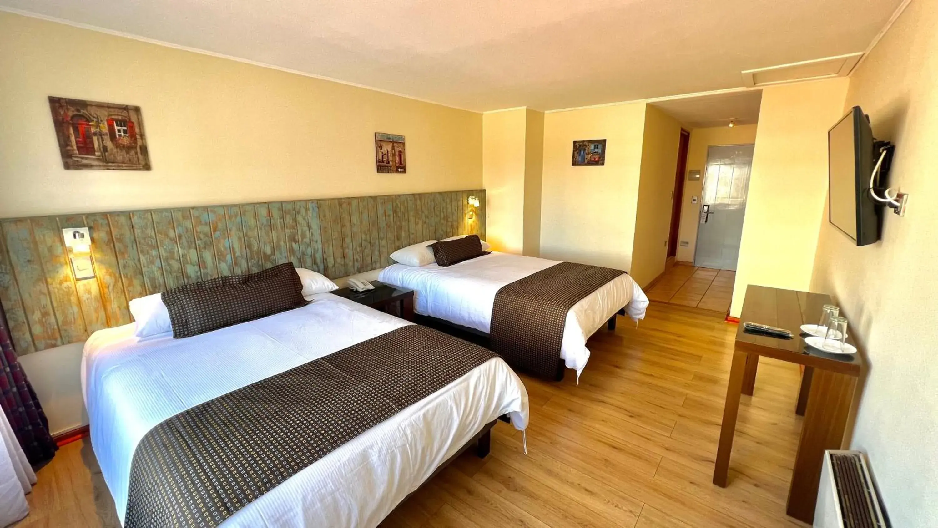 Superior Twin Room with City View - single occupancy in Hotel Canto del Mar Superior Twin Room with City View - single occupancy in Hotel Canto del Mar