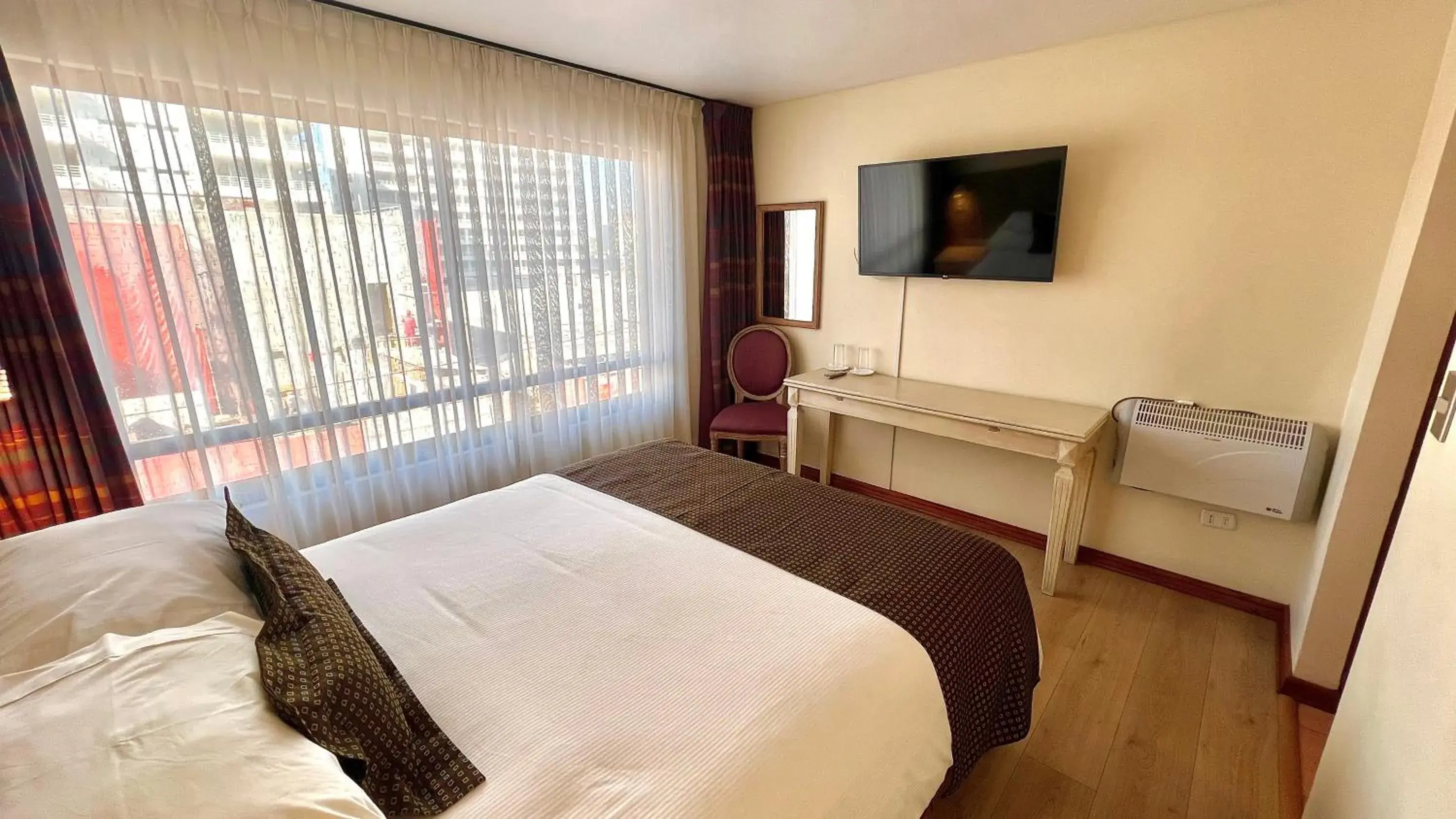 Habitación Doble con Vistas a la Ciudad in Hotel Canto del Mar Habitación Doble con Vistas a la Ciudad in Hotel Canto del Mar