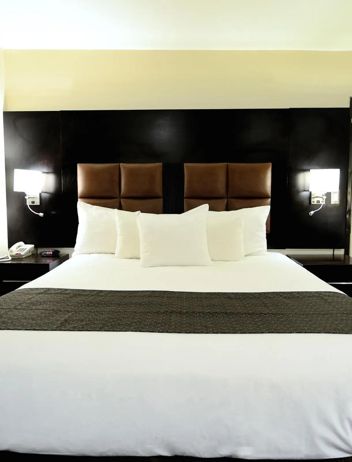 King Room - Disability Access/Non-Smoking in Days Inn by Wyndham Downey King Room - Disability Access/Non-Smoking in Days Inn by Wyndham Downey